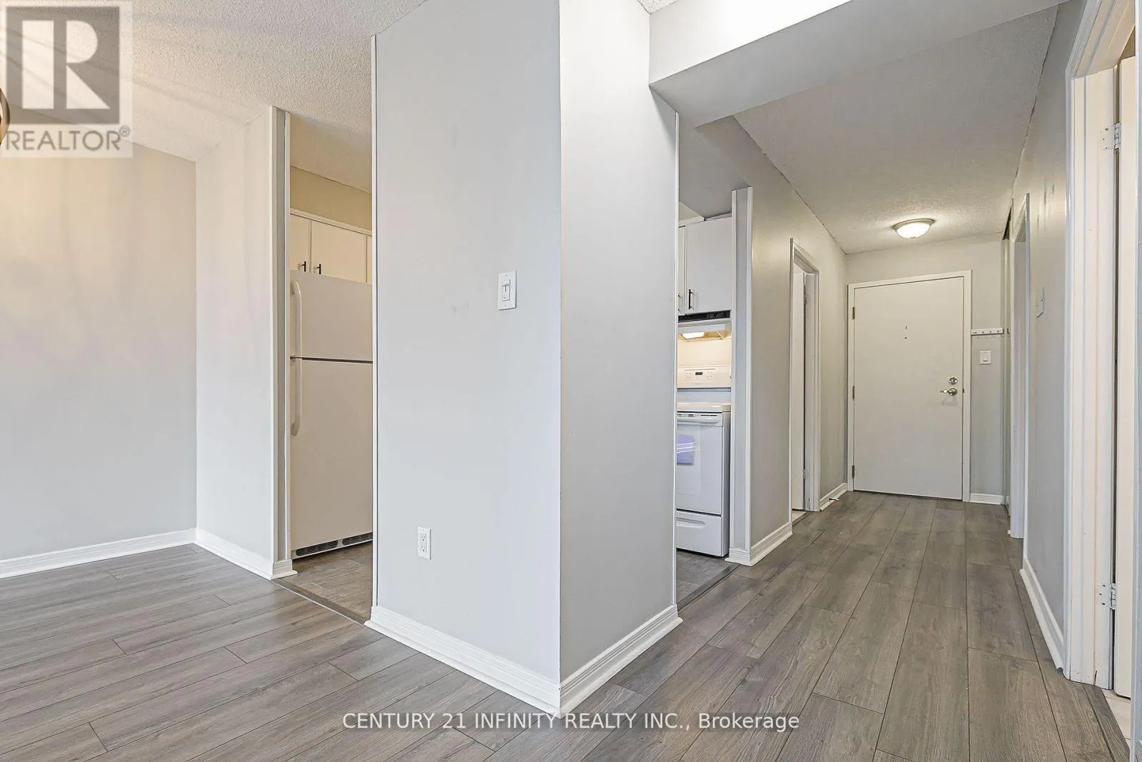 306 - 80 ATHOL STREET E, #306