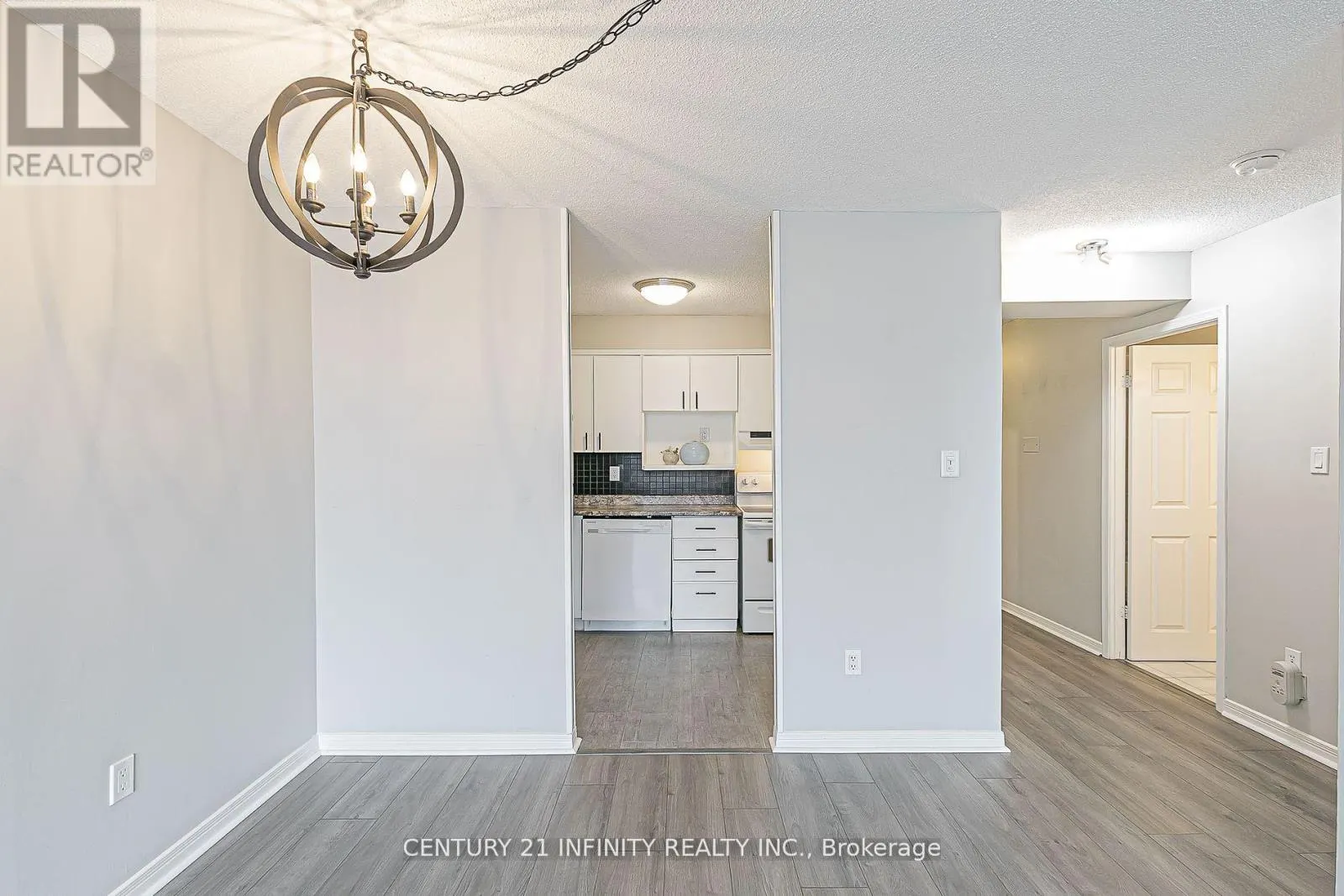 306 - 80 ATHOL STREET E, #306