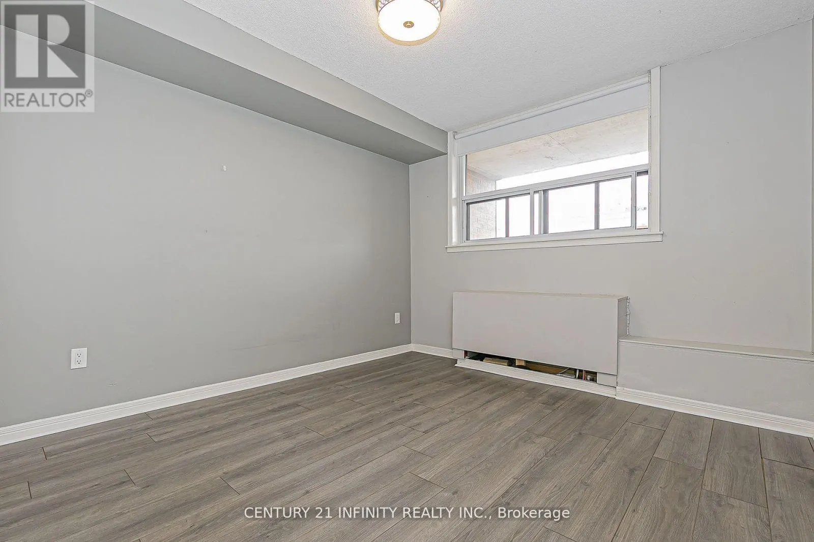 306 - 80 ATHOL STREET E, #306