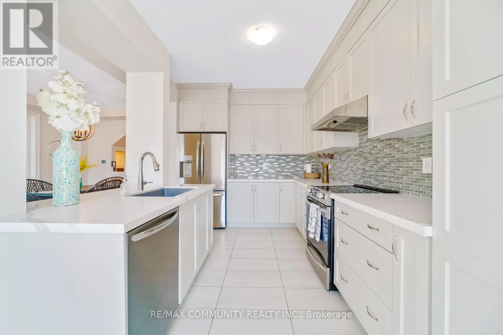 1024 SKYRIDGE BOULEVARD N