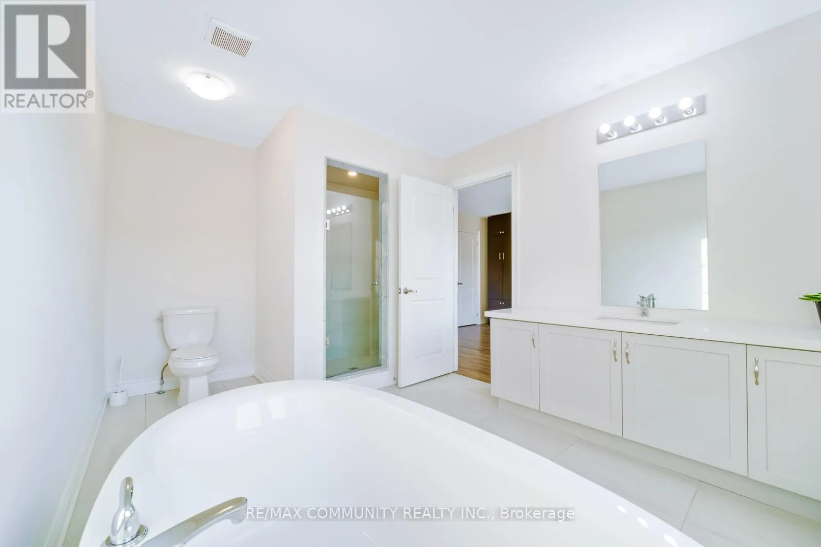 1024 SKYRIDGE BOULEVARD N