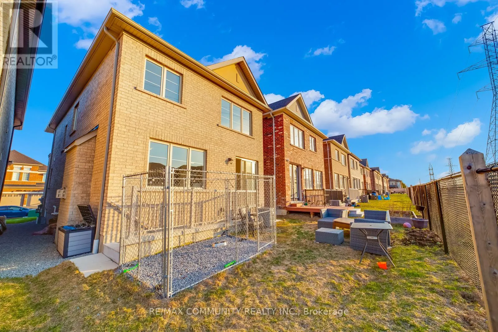 1024 SKYRIDGE BOULEVARD N