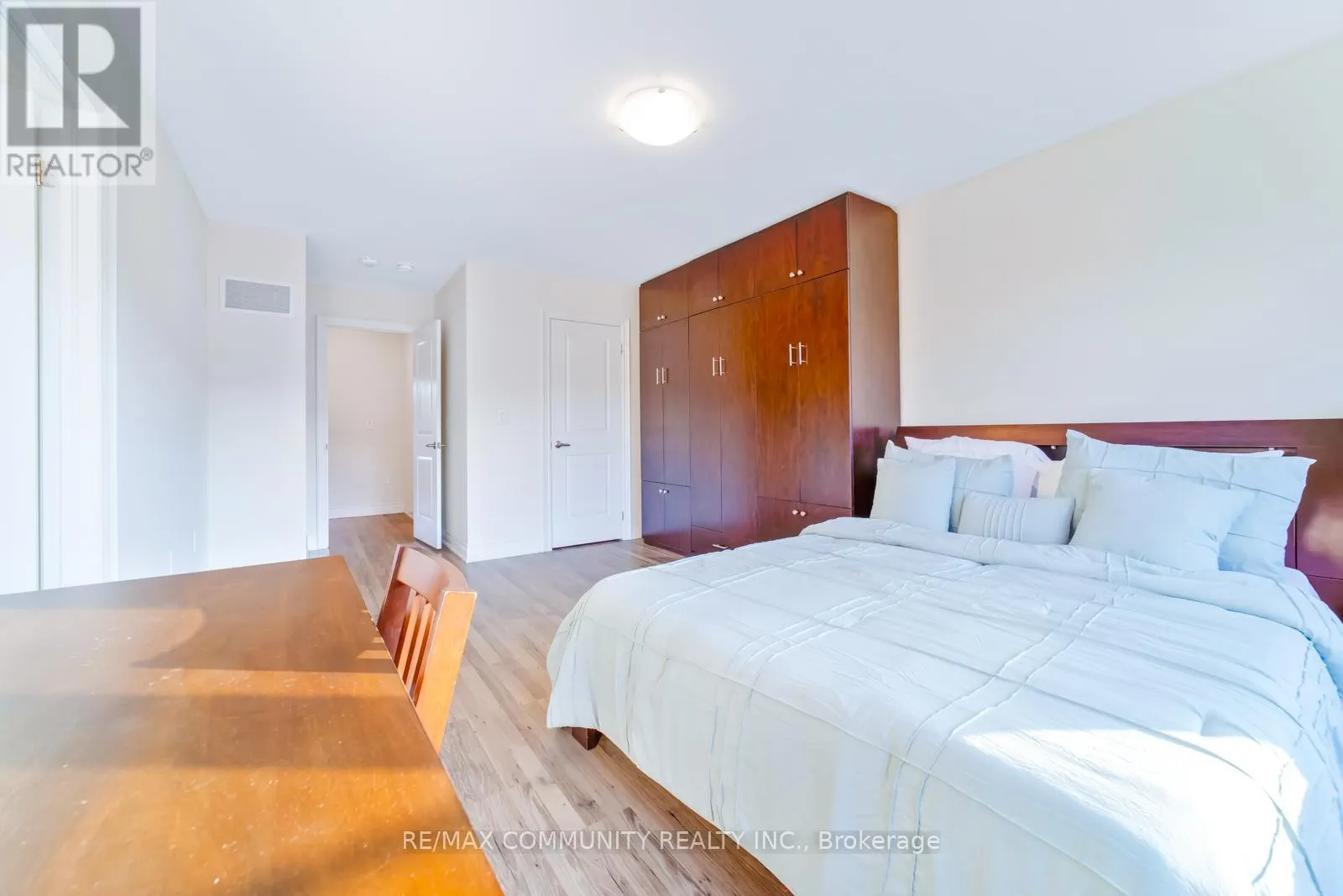 1024 SKYRIDGE BOULEVARD N