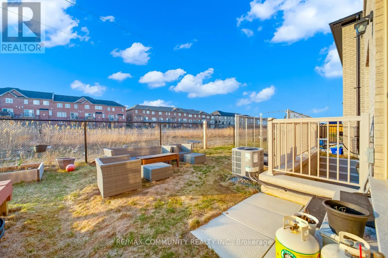 1024 SKYRIDGE BOULEVARD N