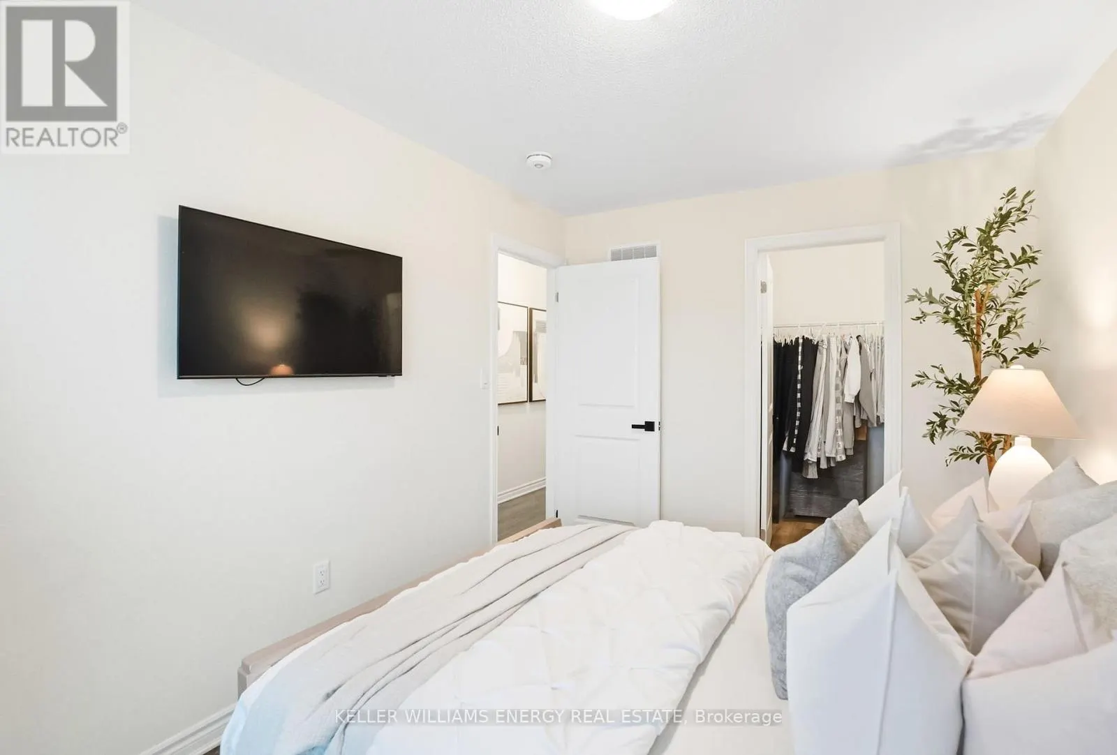 620 - 1034 REFLECTION PLACE, #620