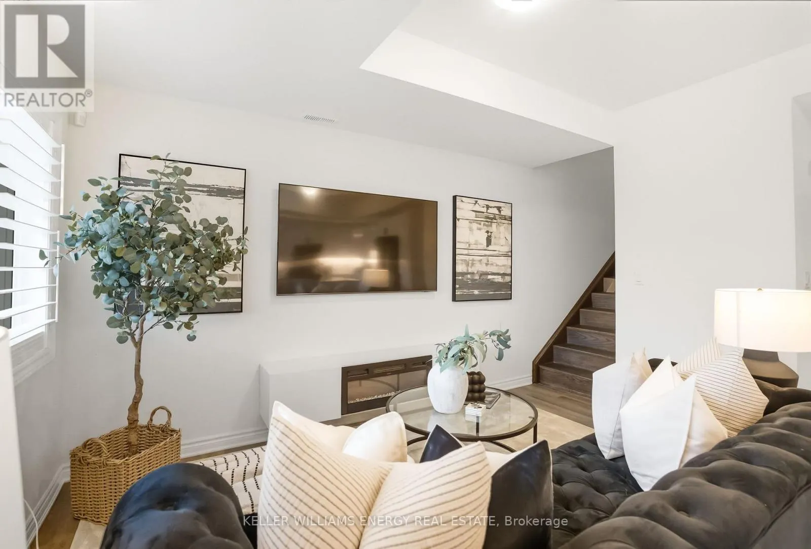 620 - 1034 REFLECTION PLACE, #620