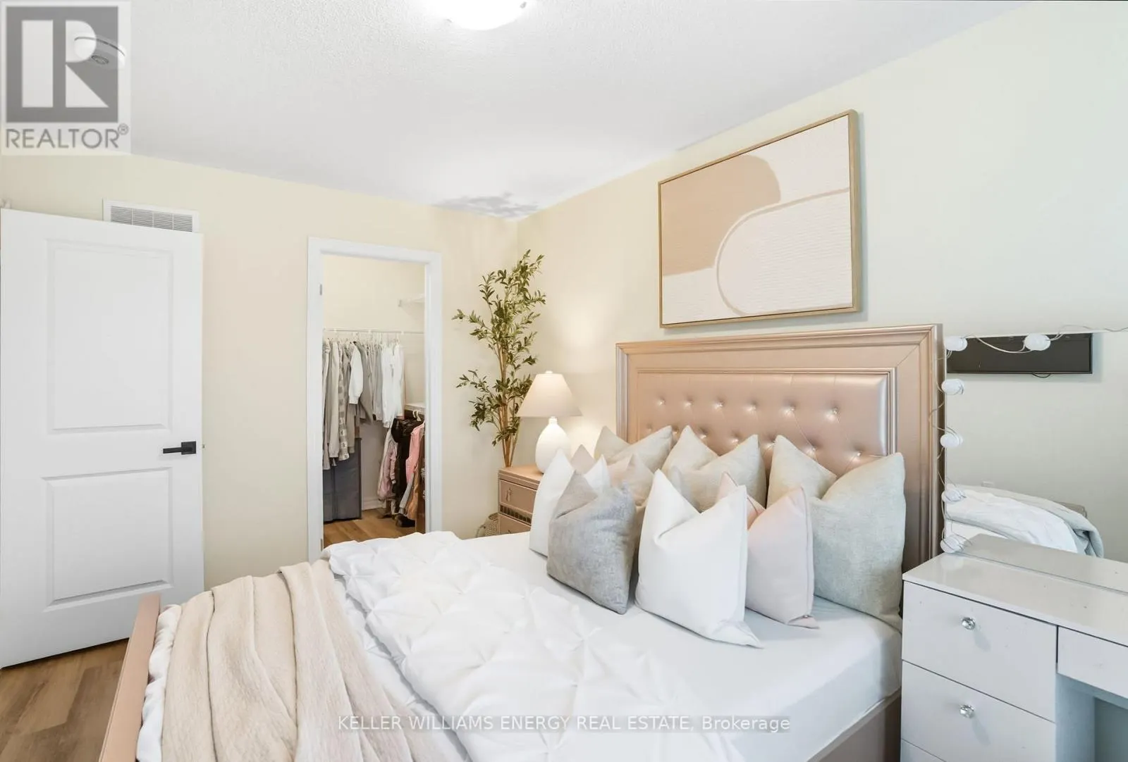 620 - 1034 REFLECTION PLACE, #620