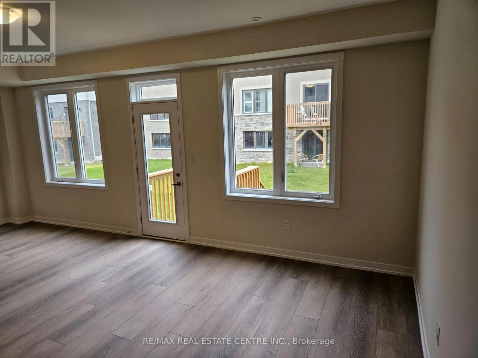 UPPER - 22 ZIIBI WAY