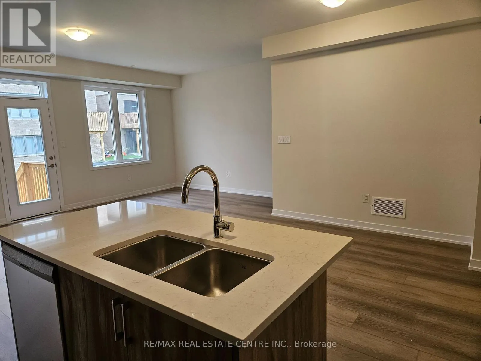 UPPER - 22 ZIIBI WAY