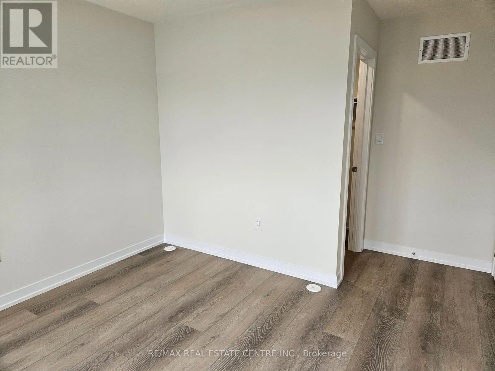 UPPER - 22 ZIIBI WAY