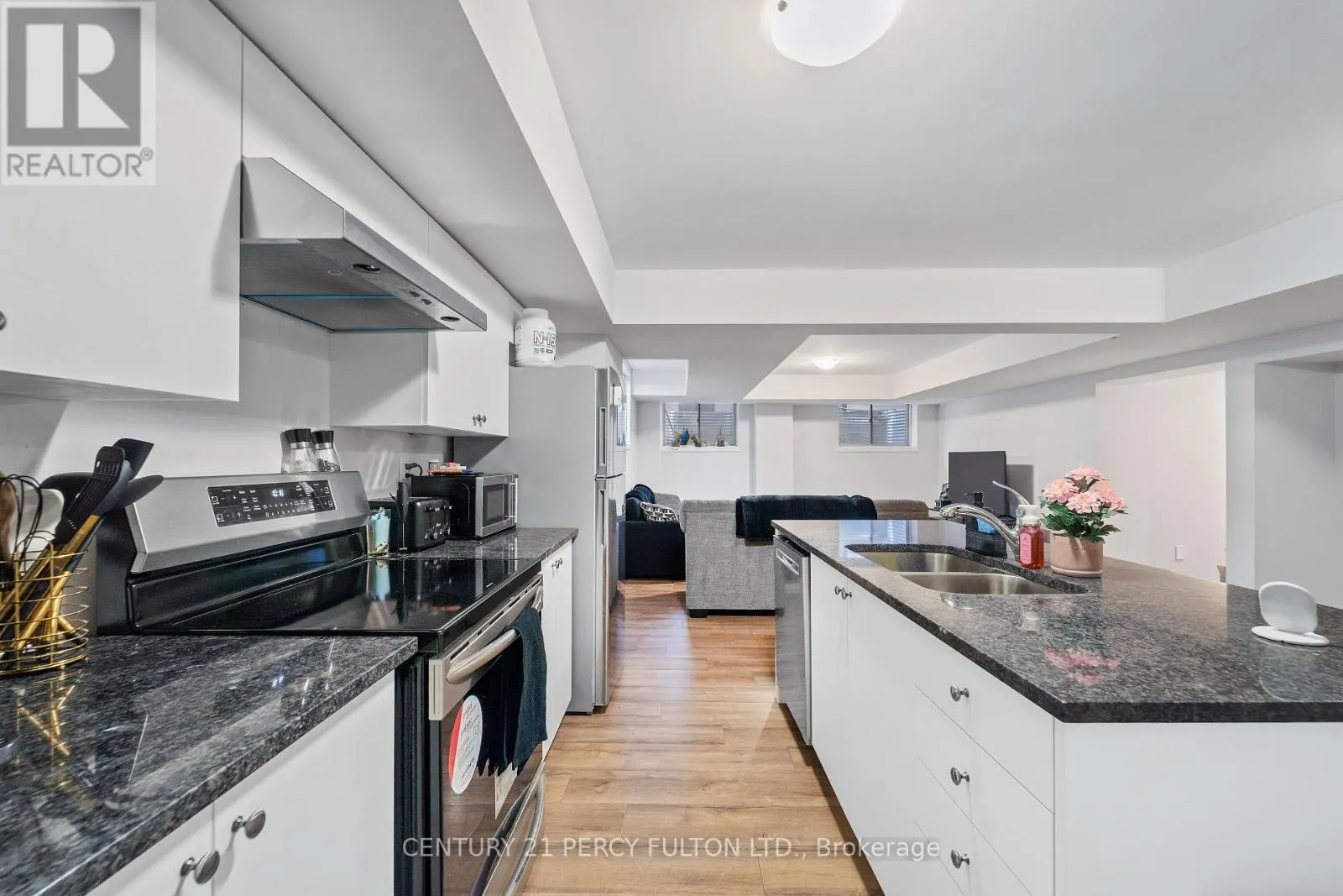 37 - 400 FINCH AVENUE