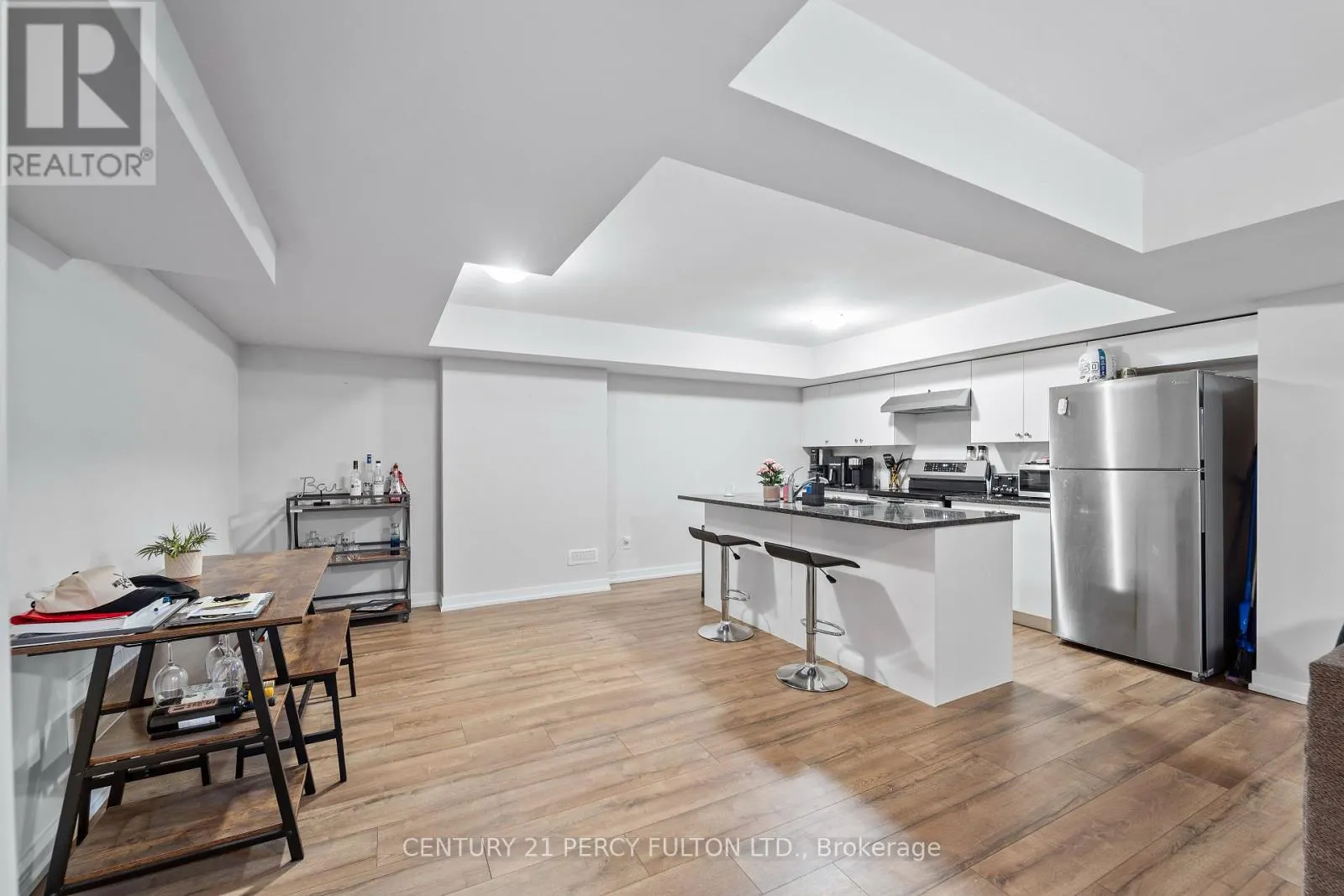 37 - 400 FINCH AVENUE