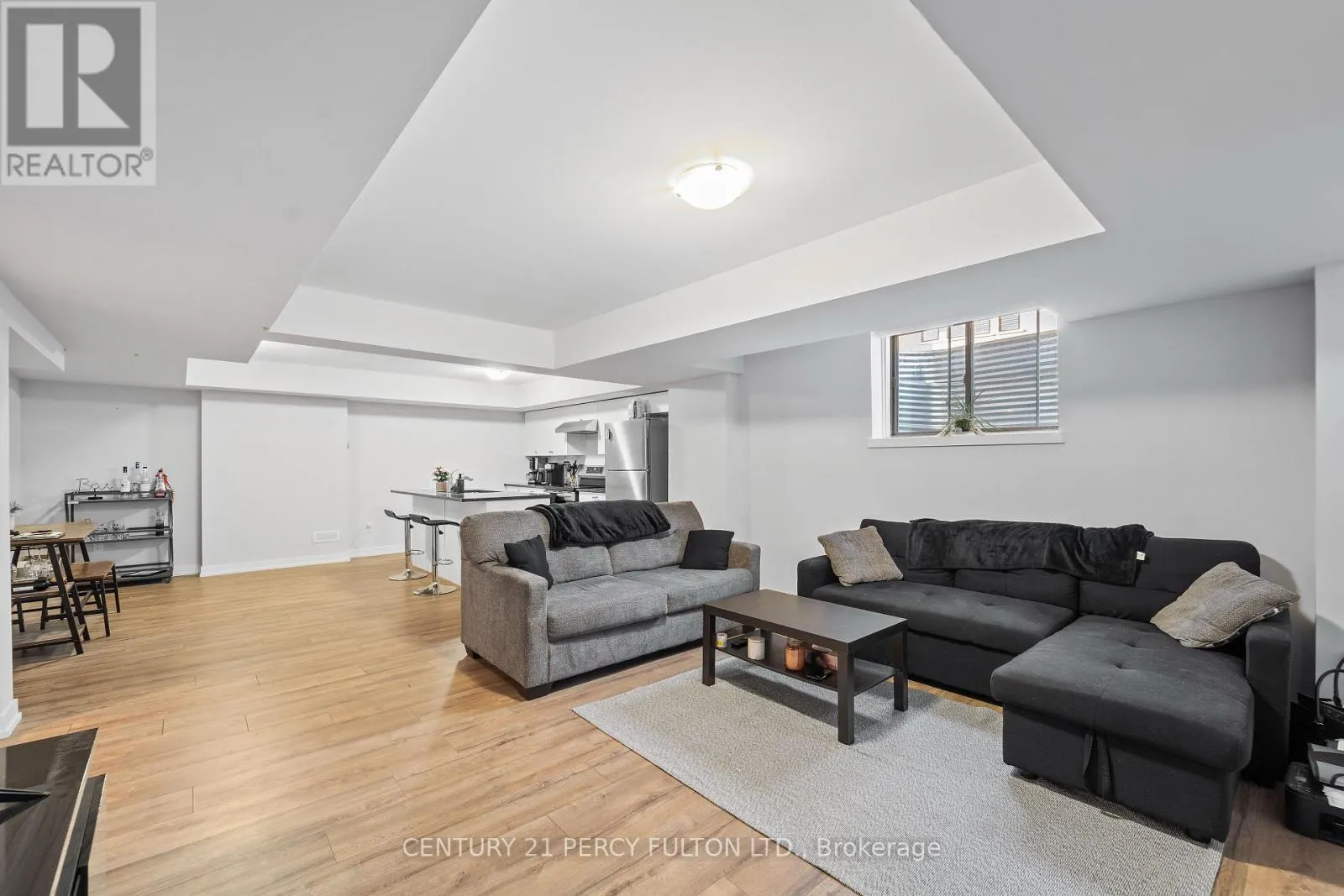 37 - 400 FINCH AVENUE