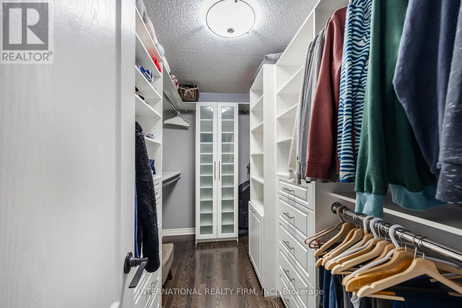 1616 GLENBOURNE DRIVE