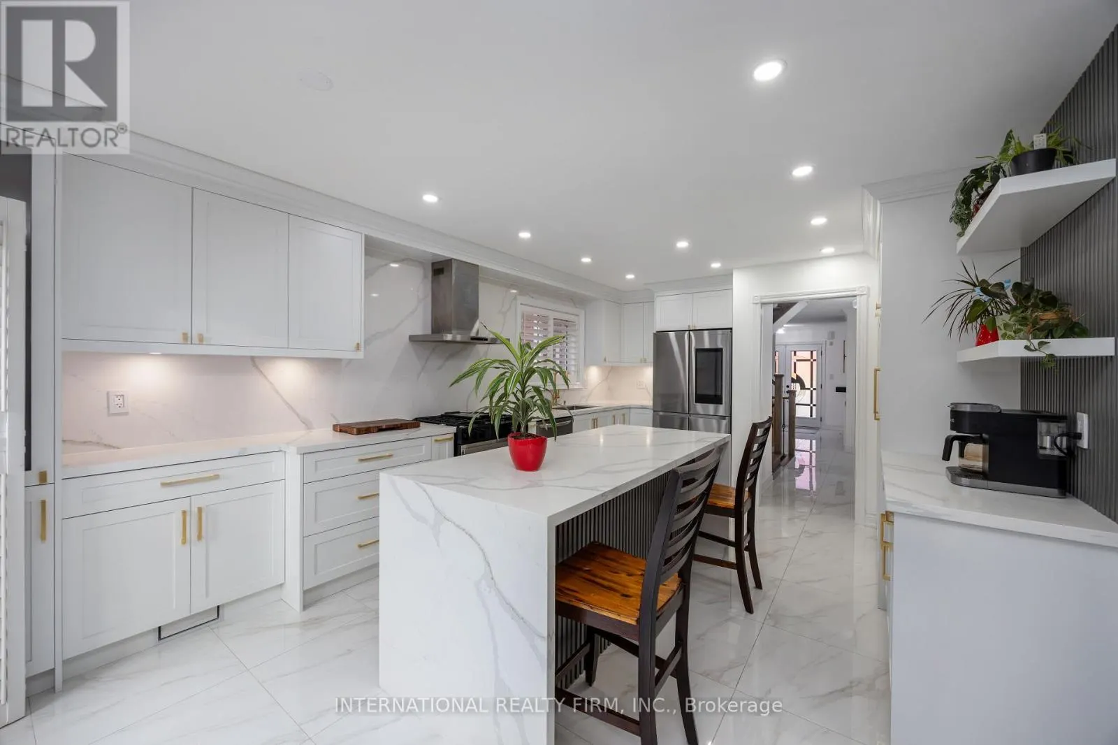 1616 GLENBOURNE DRIVE