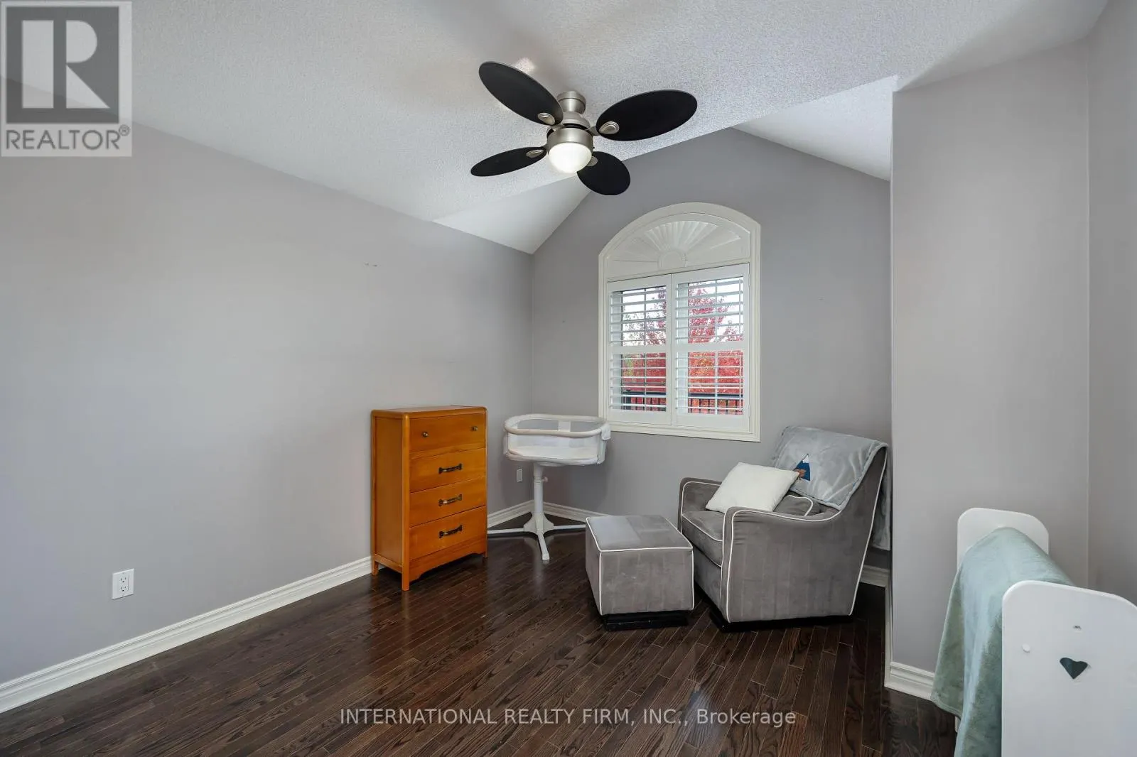 1616 GLENBOURNE DRIVE