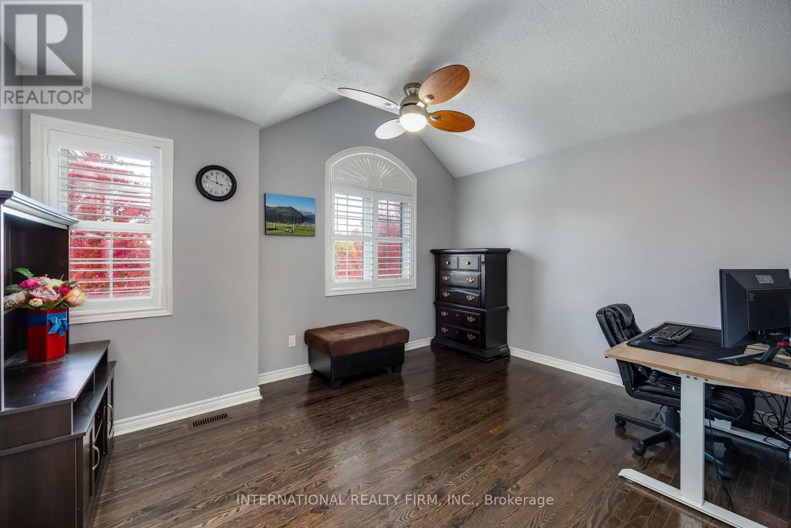 1616 GLENBOURNE DRIVE