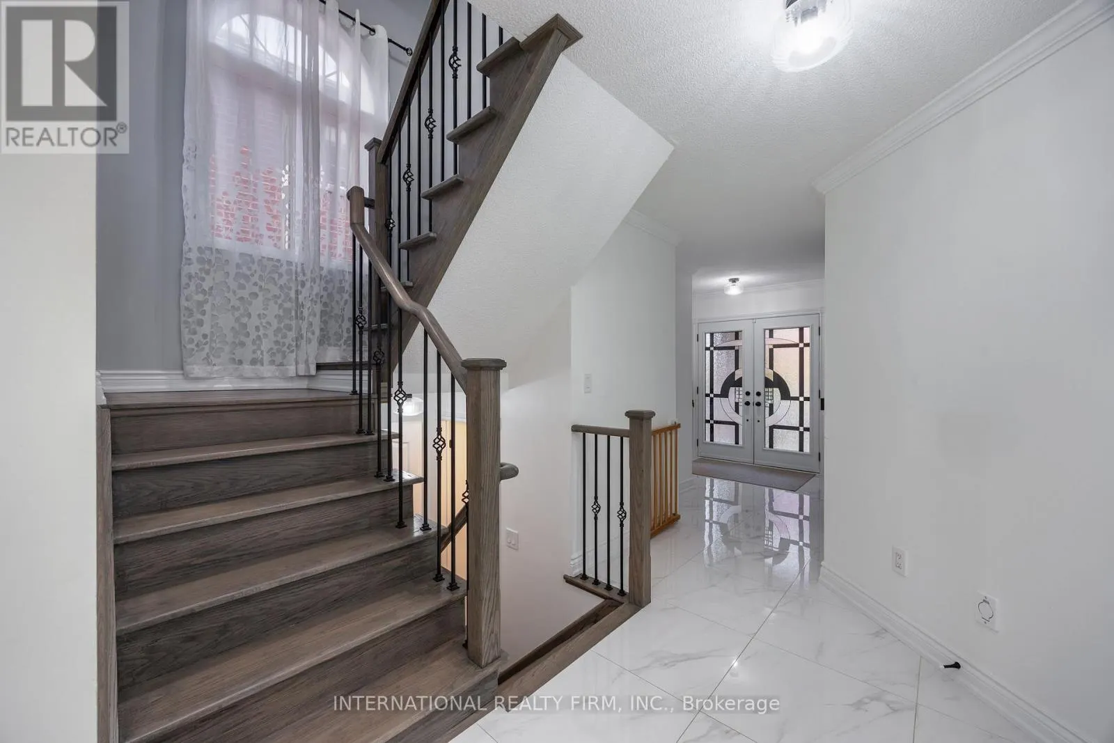 1616 GLENBOURNE DRIVE