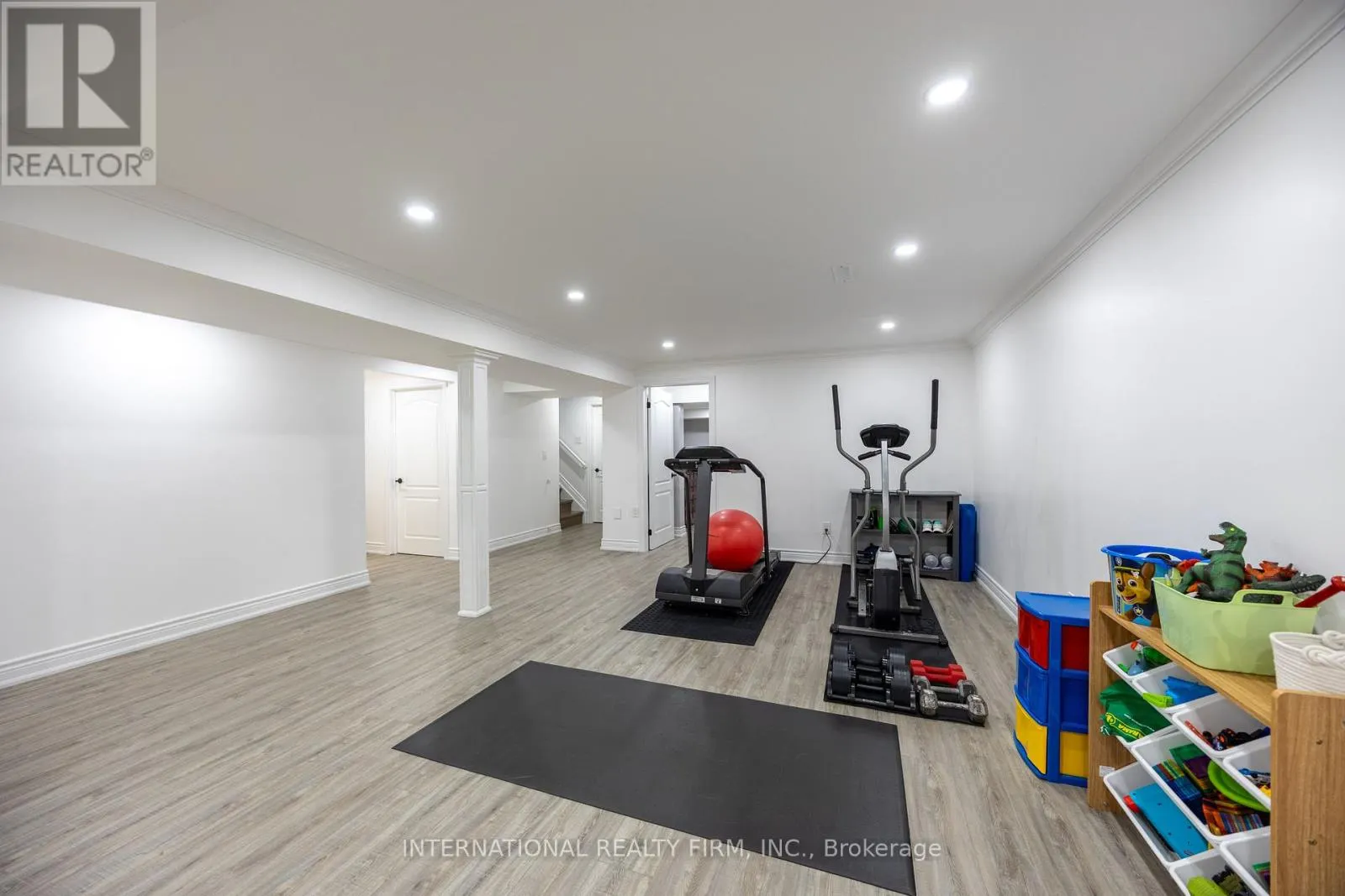 1616 GLENBOURNE DRIVE