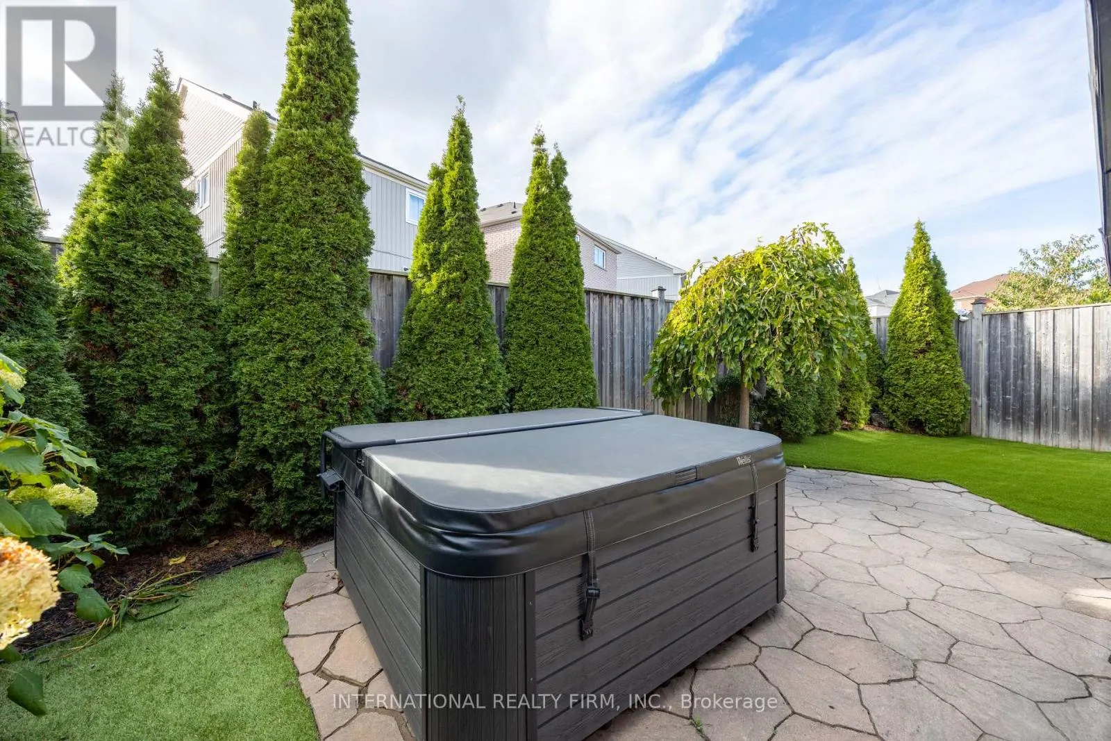 1616 GLENBOURNE DRIVE