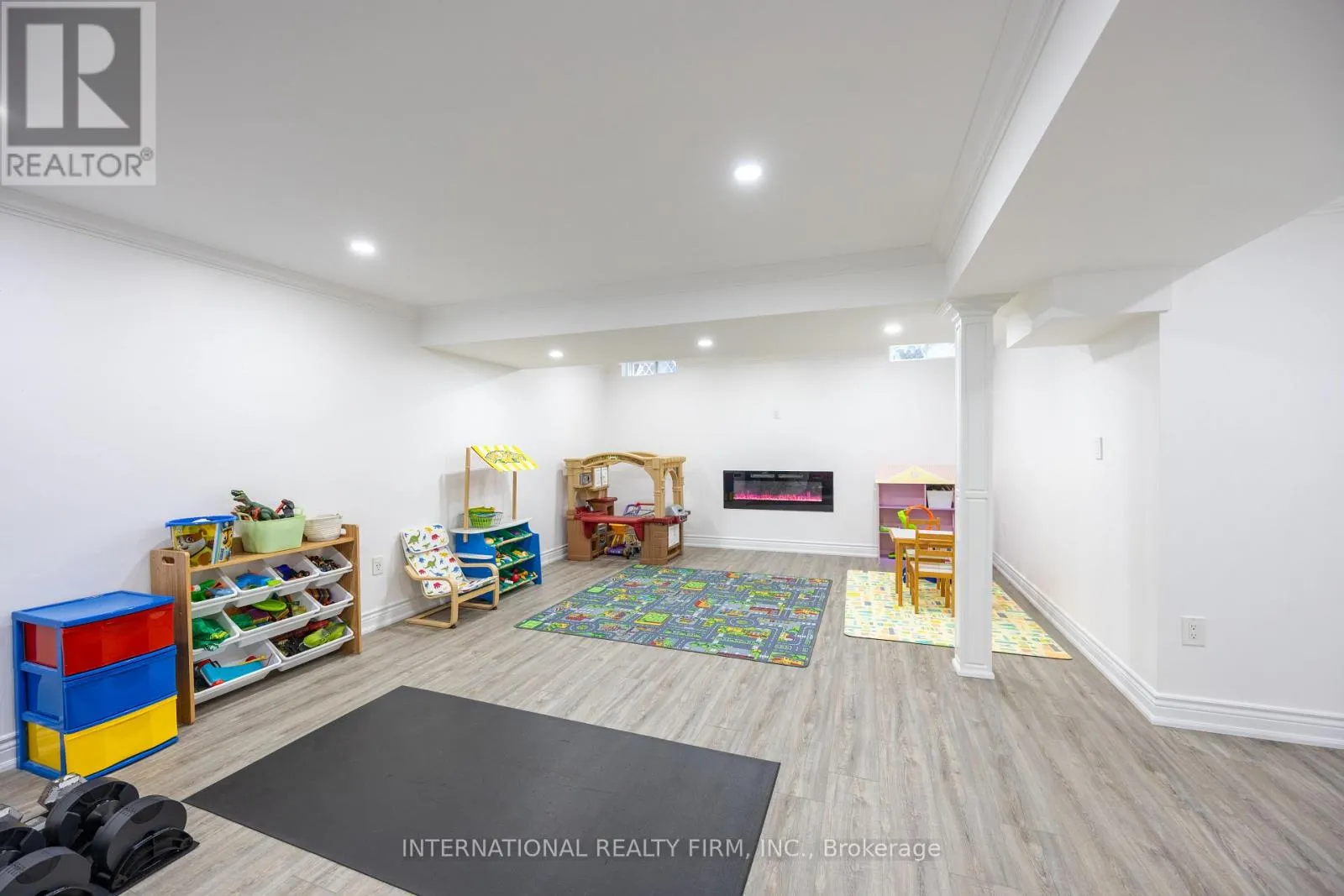 1616 GLENBOURNE DRIVE