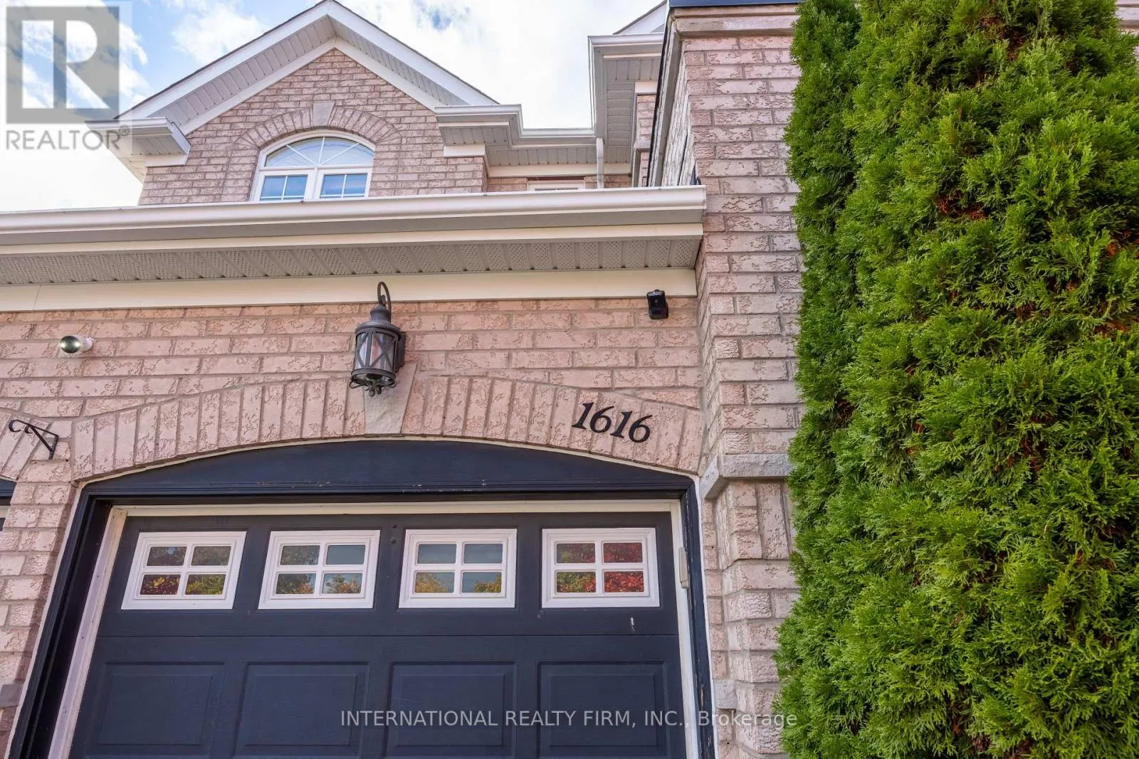 1616 GLENBOURNE DRIVE