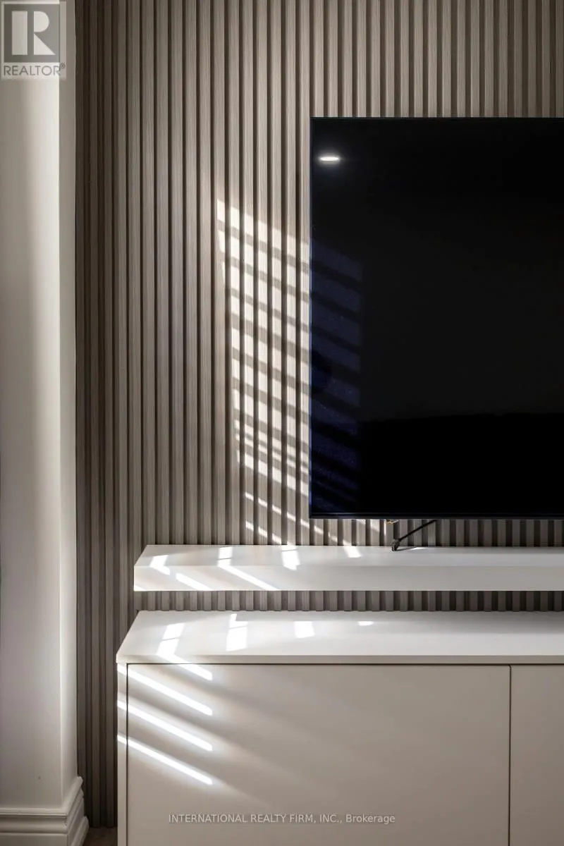 1616 GLENBOURNE DRIVE