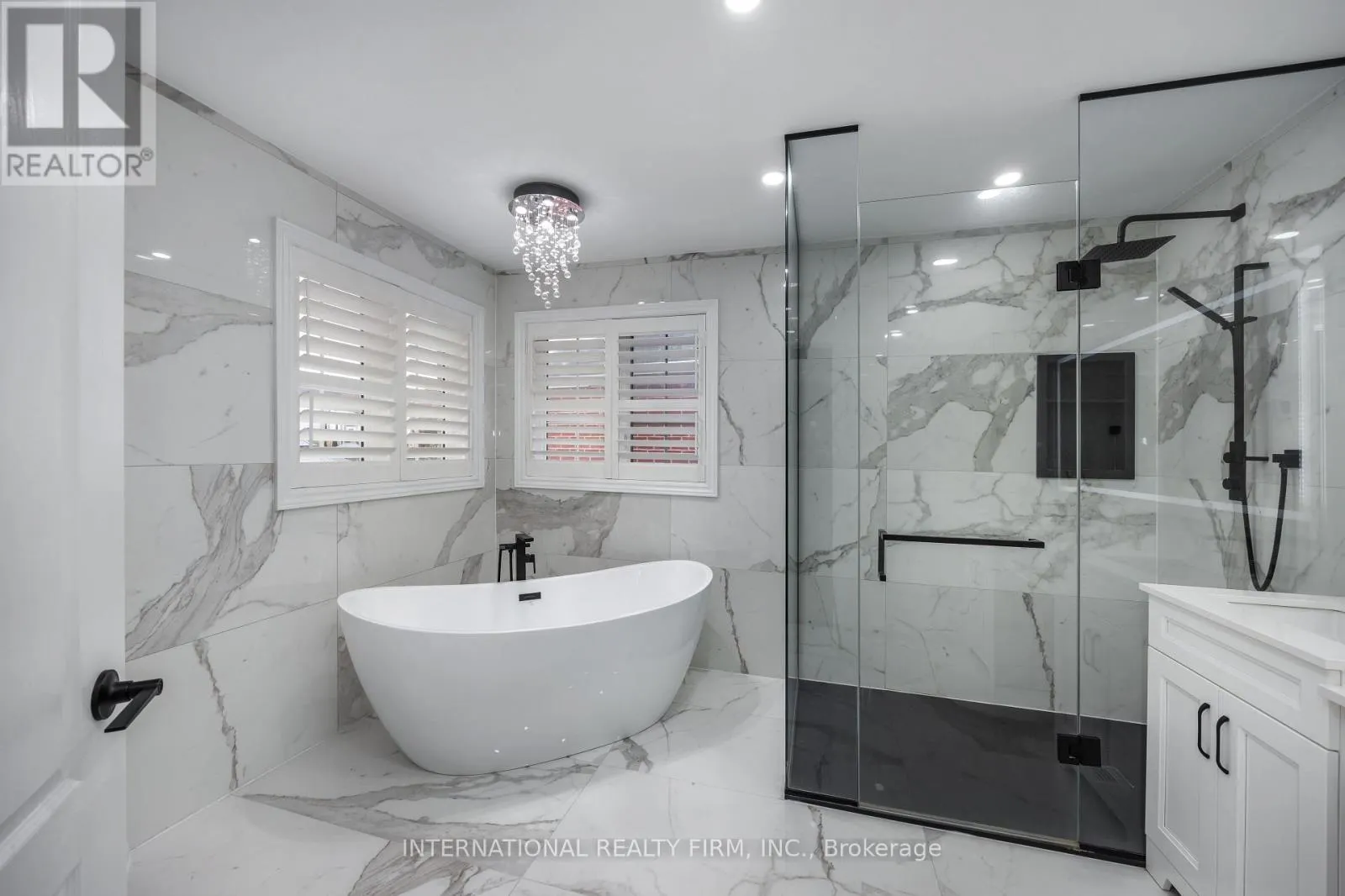 1616 GLENBOURNE DRIVE