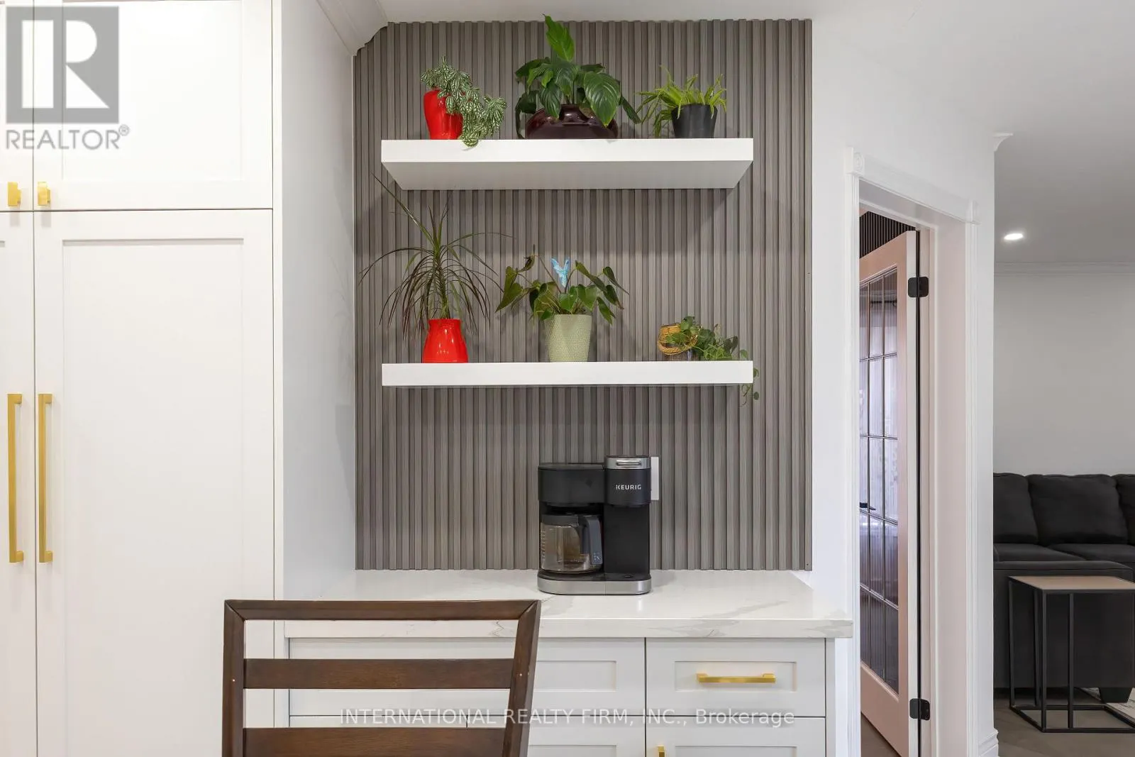 1616 GLENBOURNE DRIVE