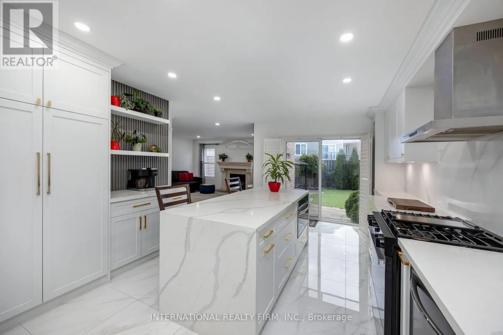 1616 GLENBOURNE DRIVE