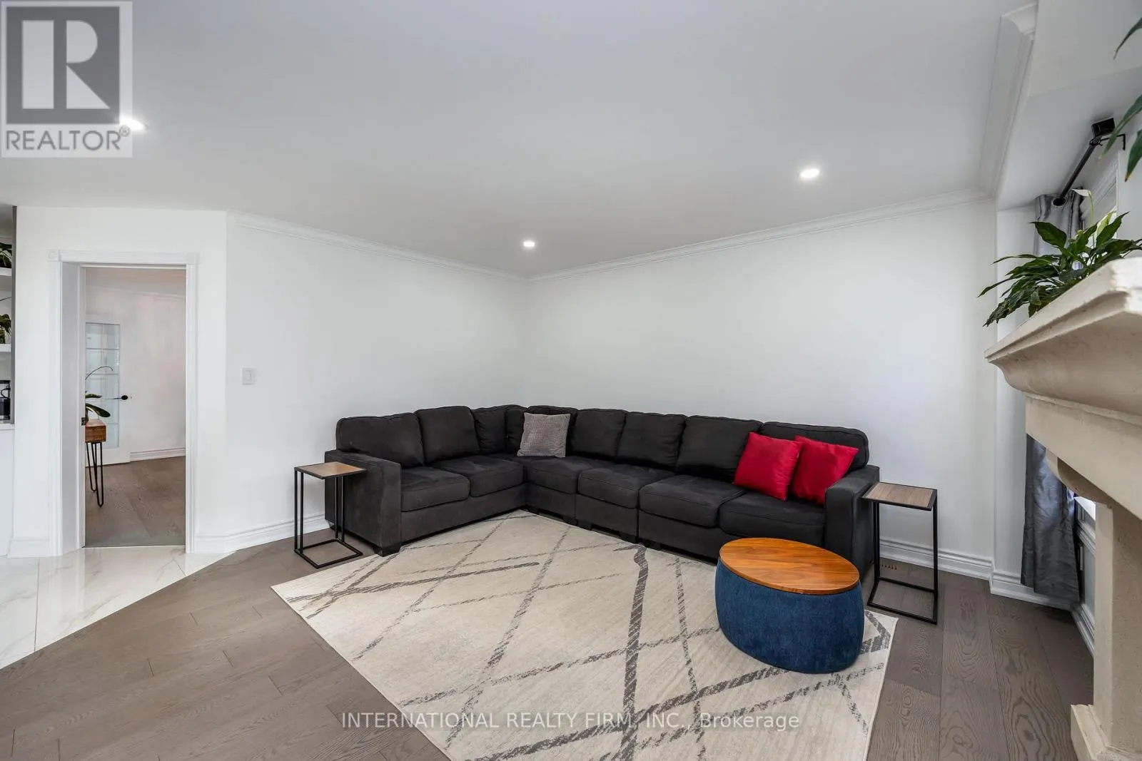 1616 GLENBOURNE DRIVE