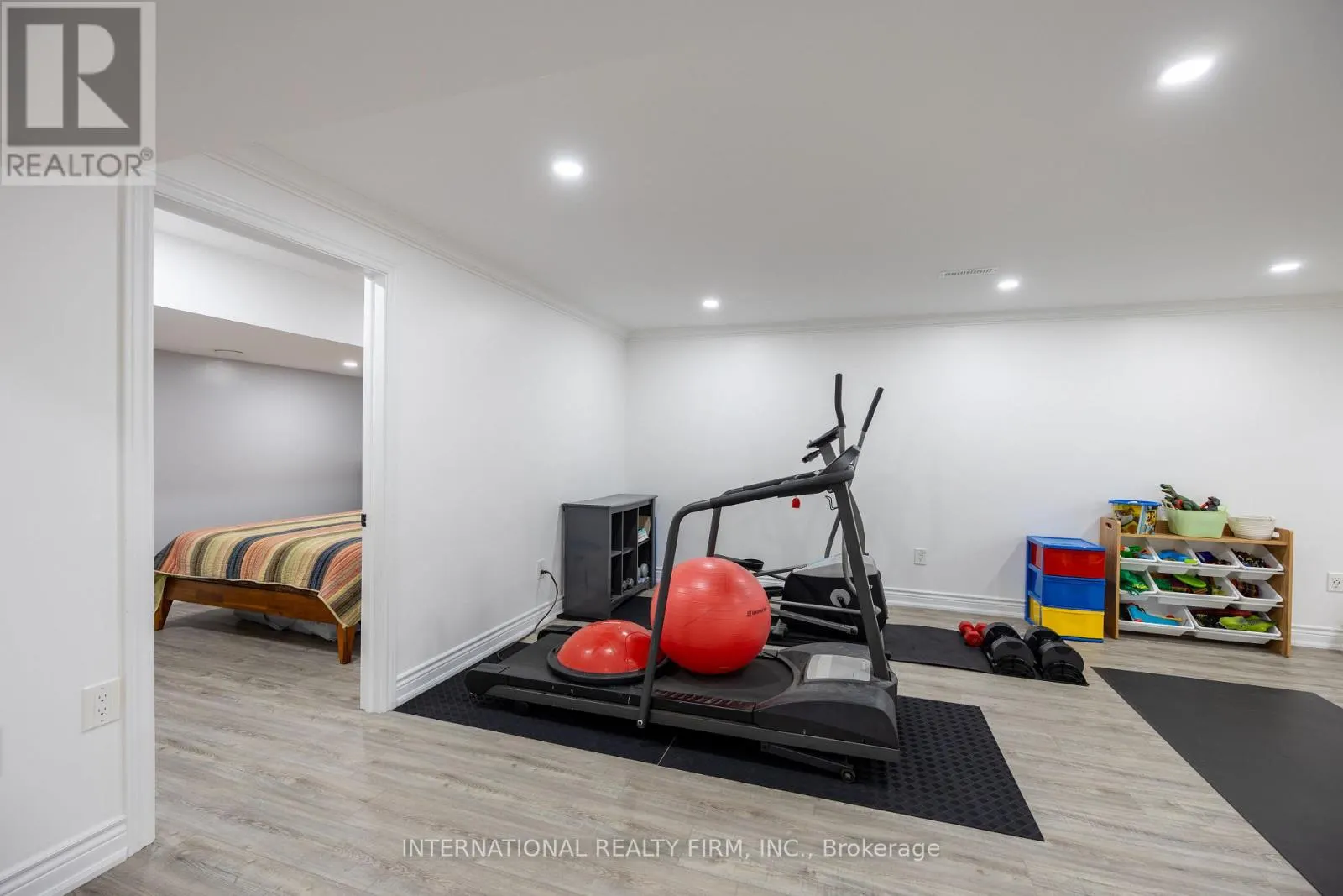 1616 GLENBOURNE DRIVE