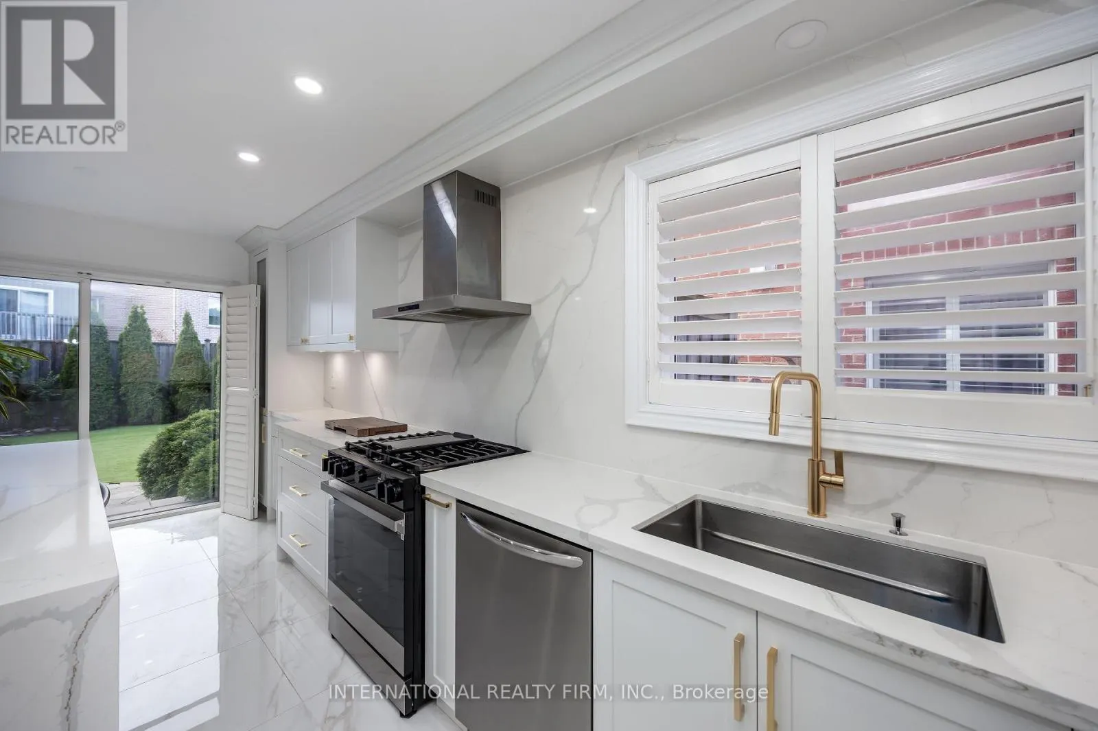 1616 GLENBOURNE DRIVE