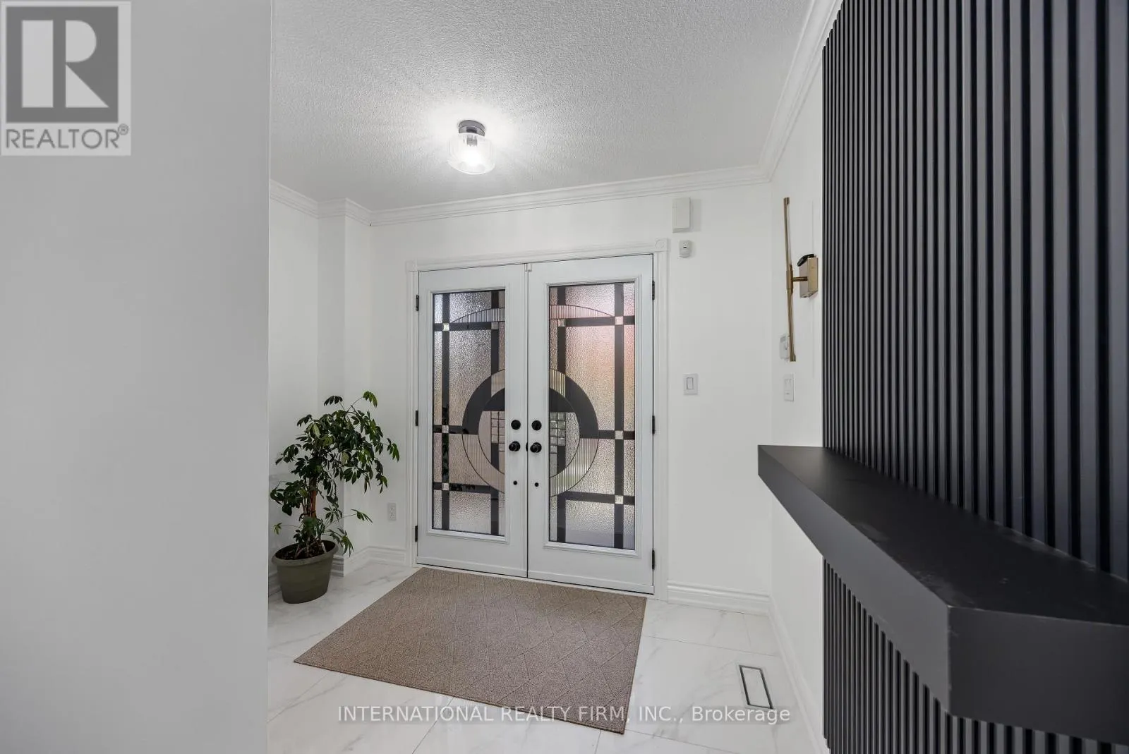 1616 GLENBOURNE DRIVE