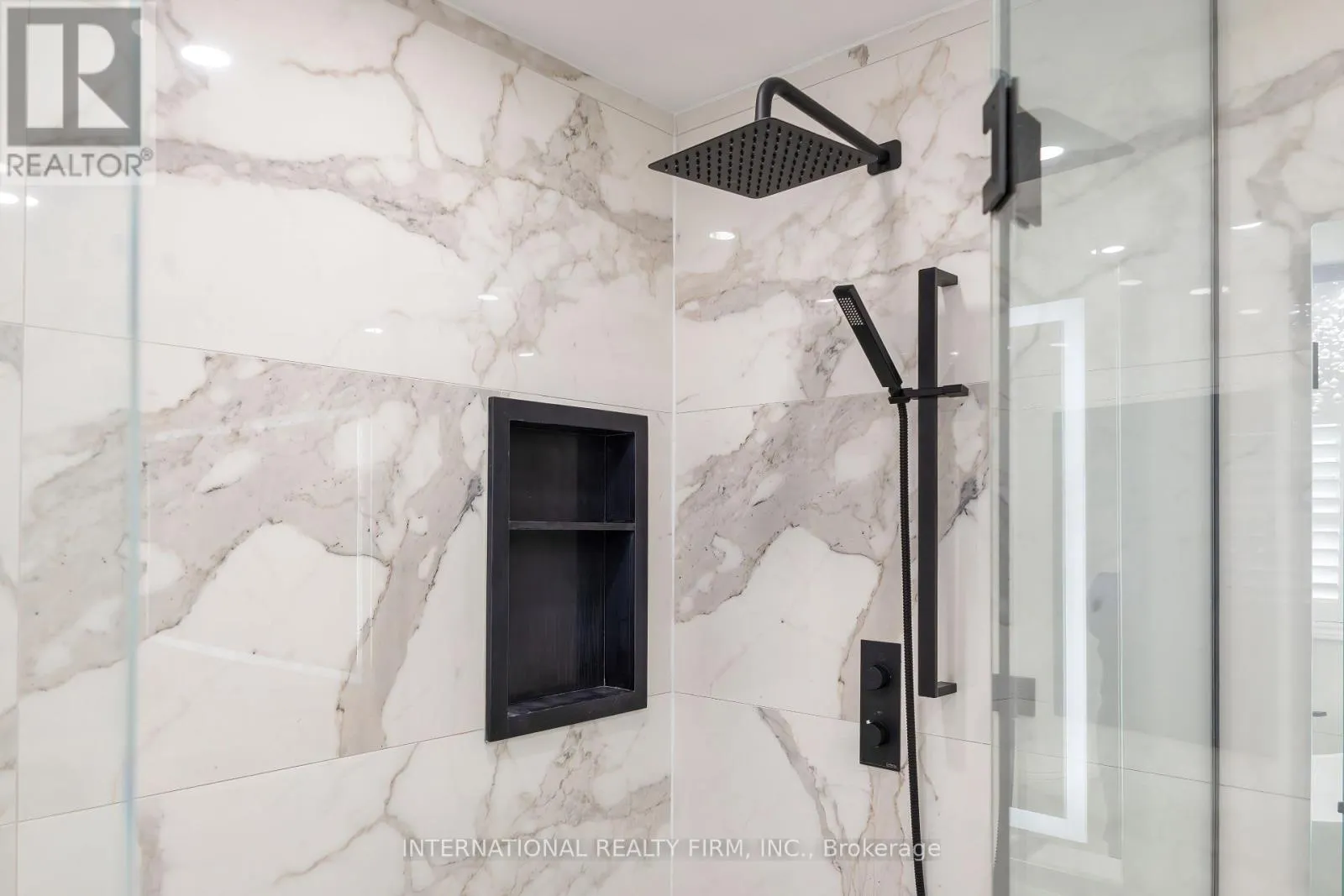 1616 GLENBOURNE DRIVE