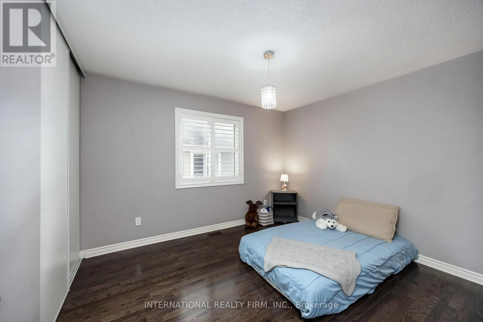 1616 GLENBOURNE DRIVE