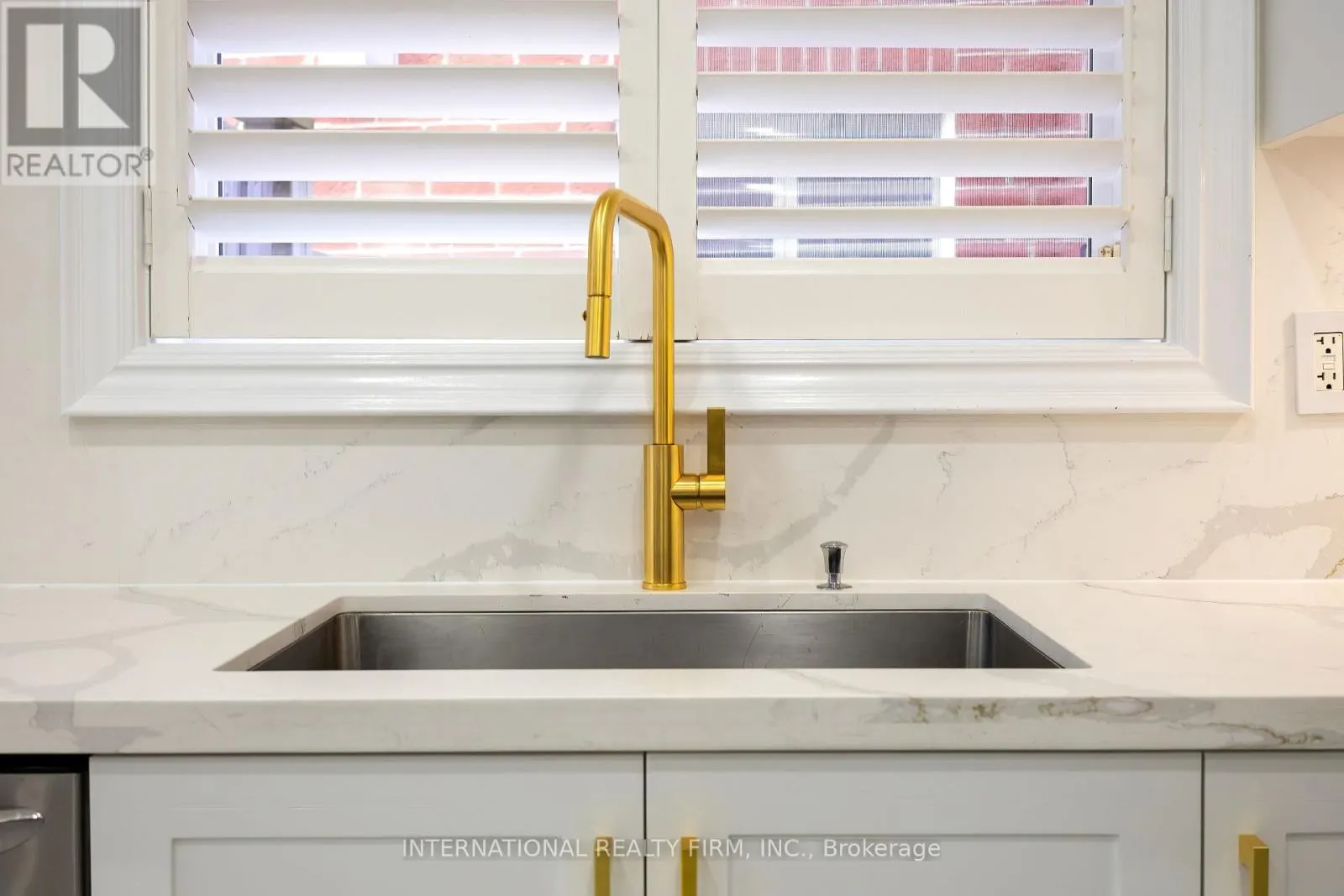 1616 GLENBOURNE DRIVE