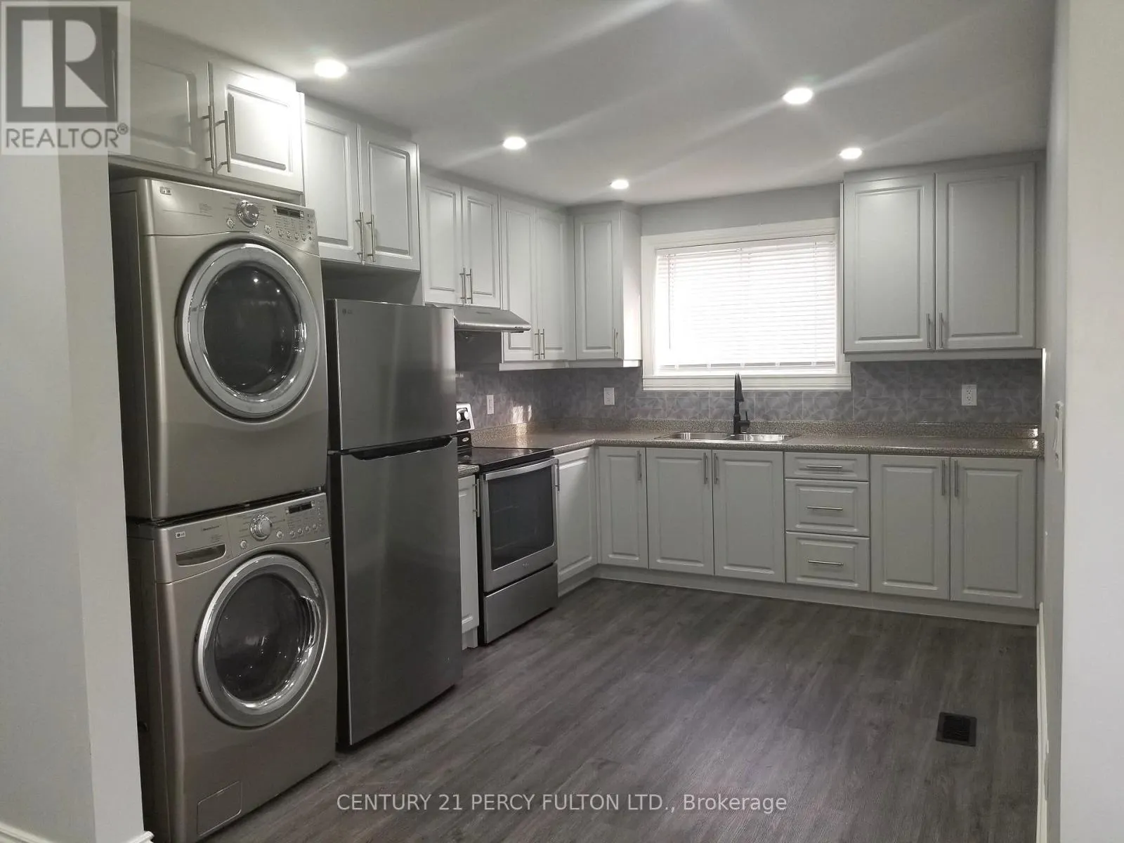 1033 CENTRE STREET N