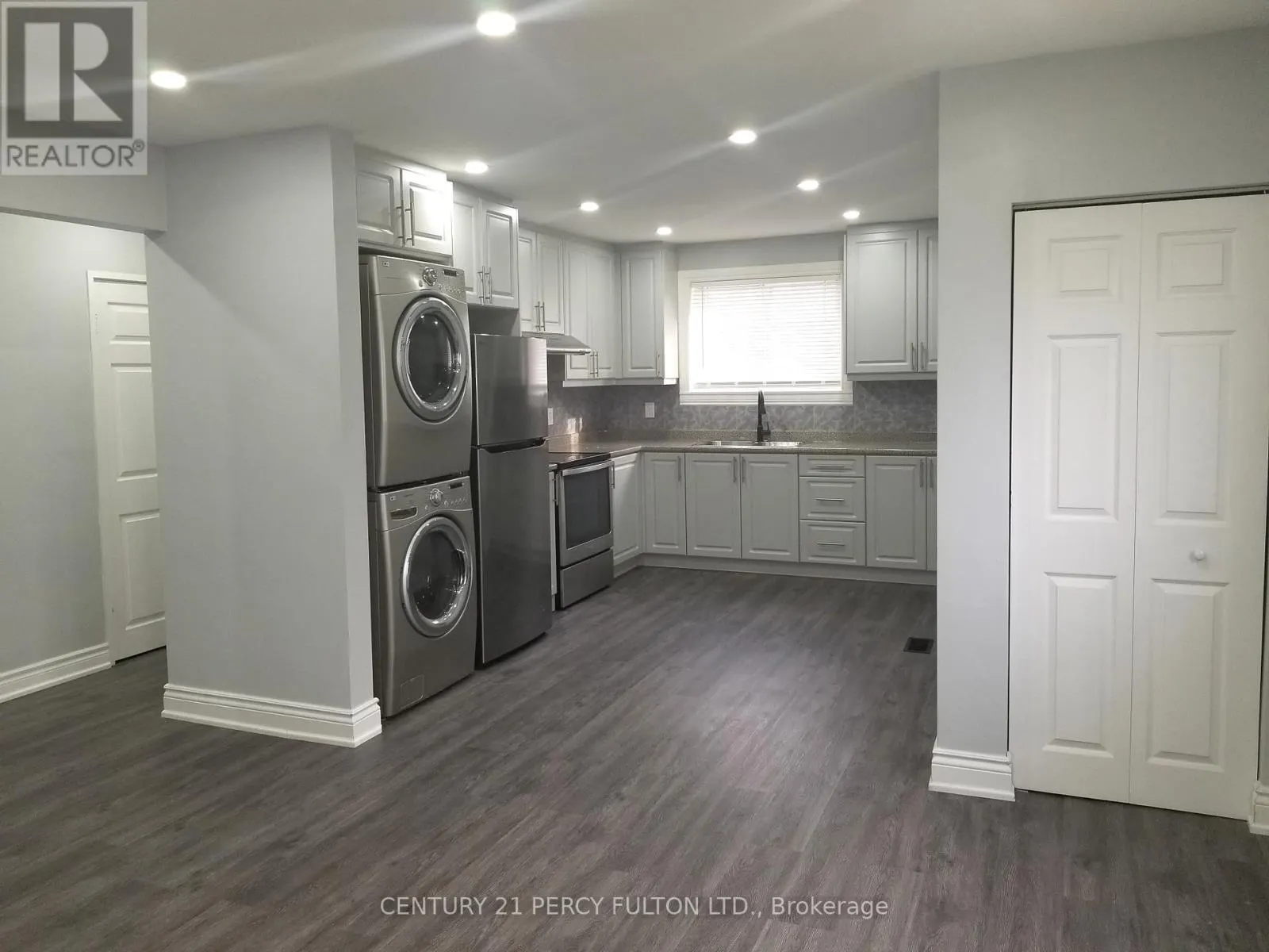 1033 CENTRE STREET N