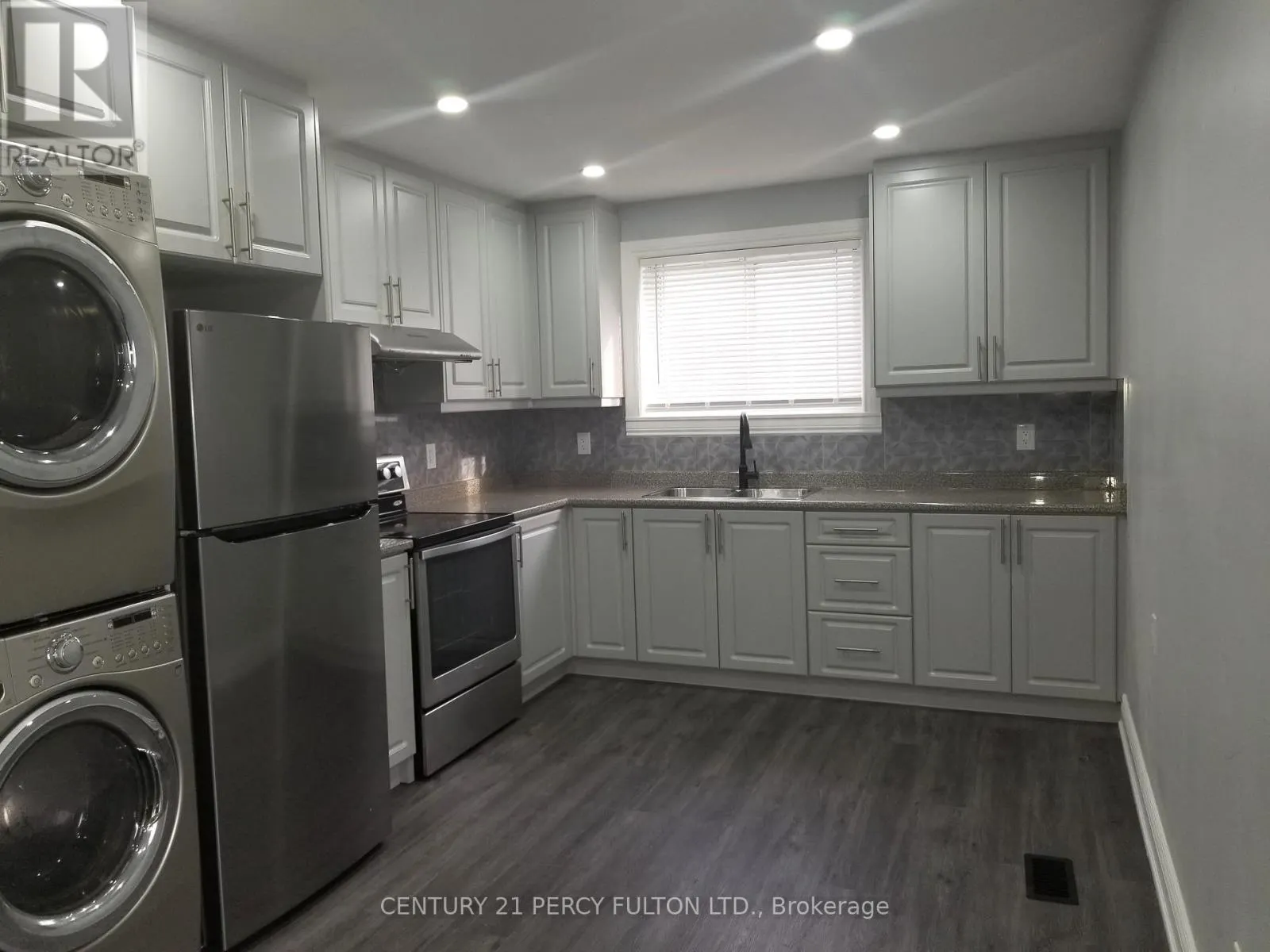 1033 CENTRE STREET N