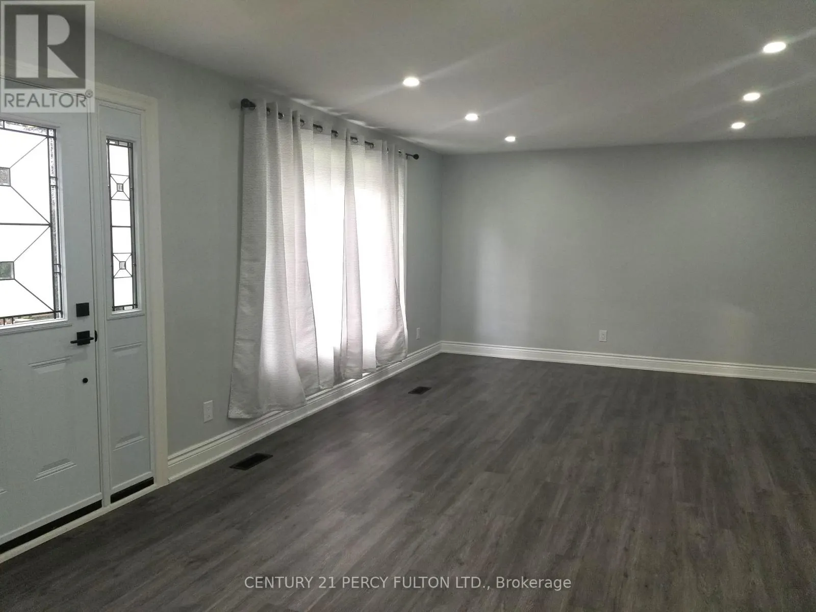 1033 CENTRE STREET N