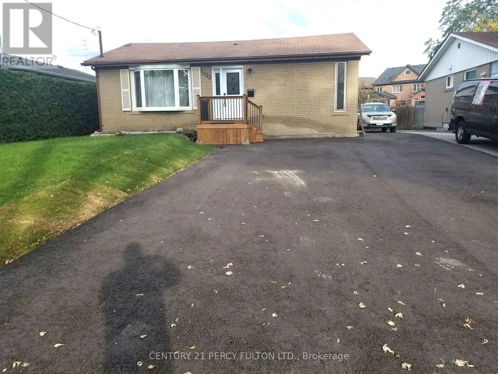 1033 CENTRE STREET N