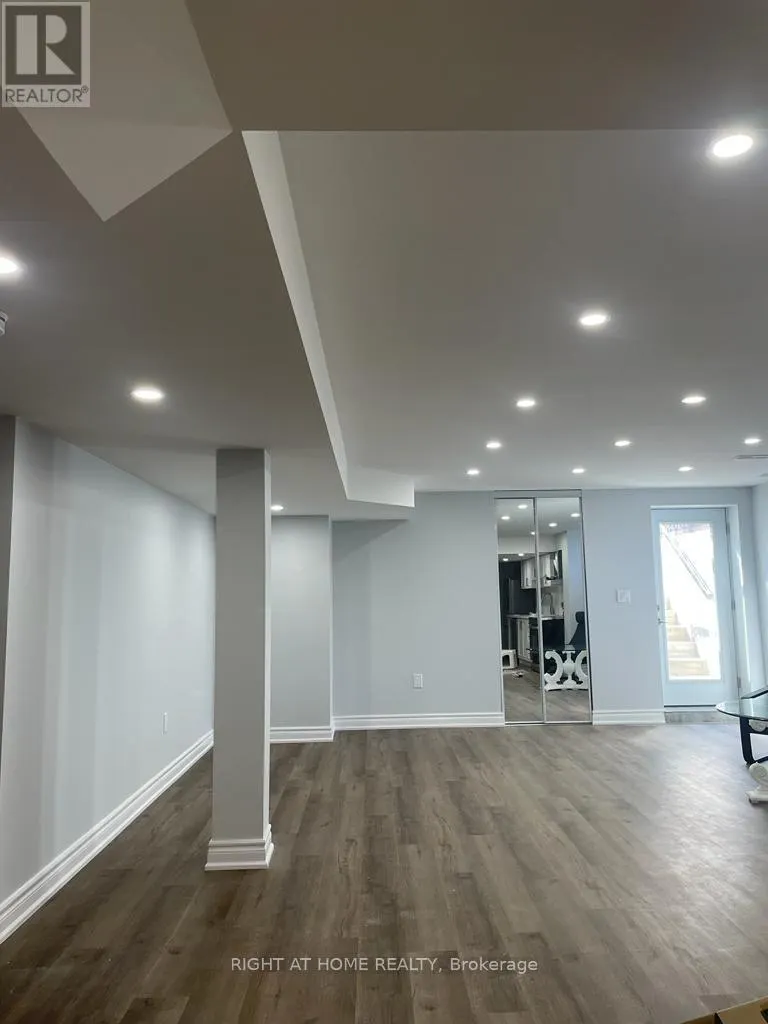 31 (BASEMENT) - 1815 FAIRPORT ROAD