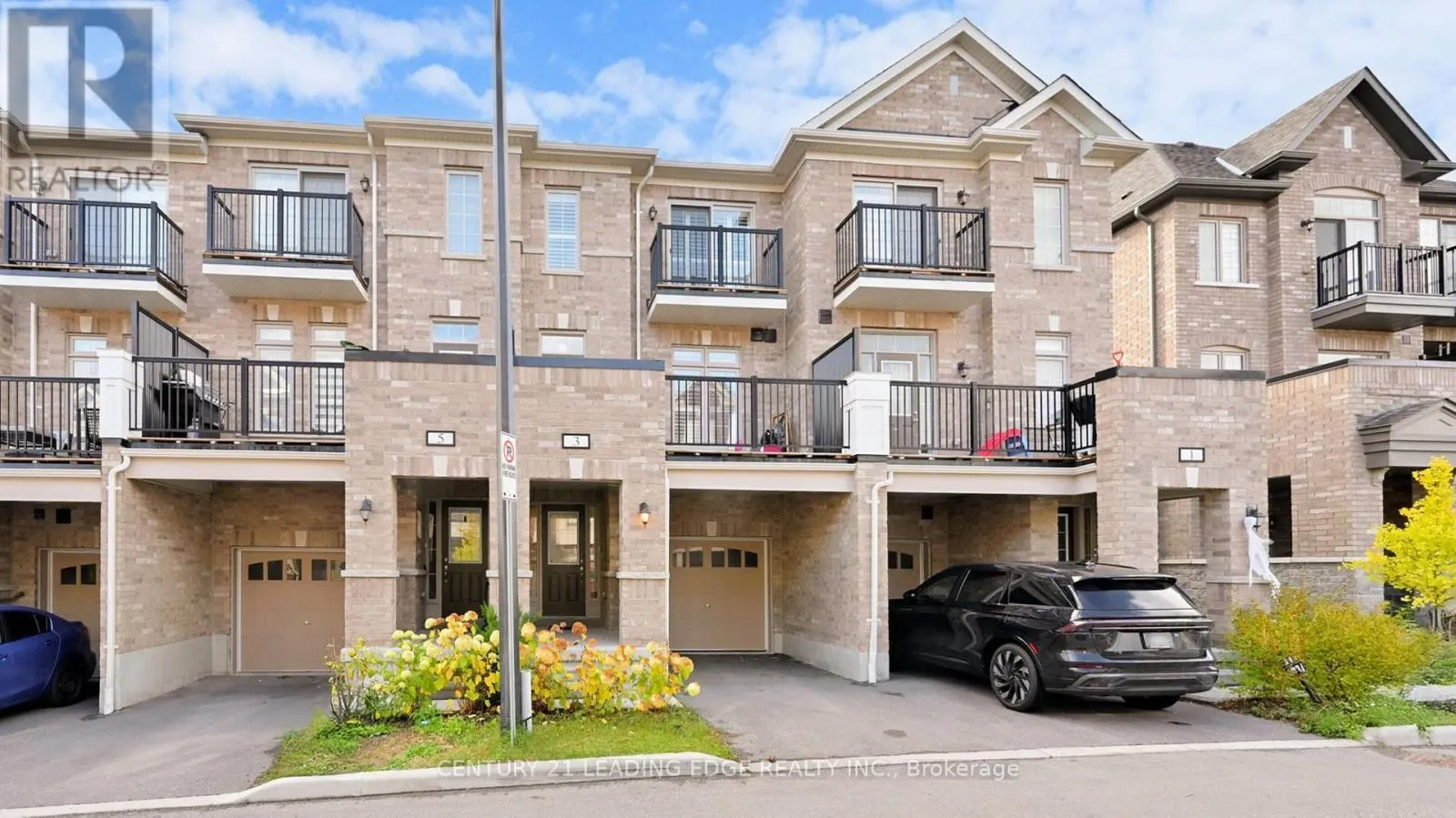 3 ROYAL COLLECTION WAY