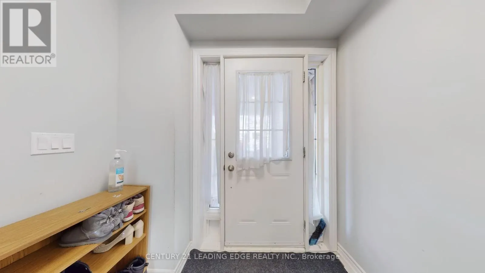 3 ROYAL COLLECTION WAY