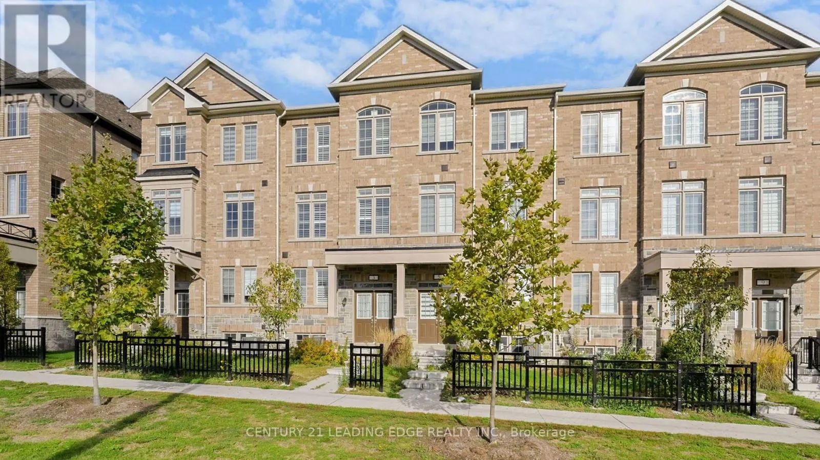 3 ROYAL COLLECTION WAY