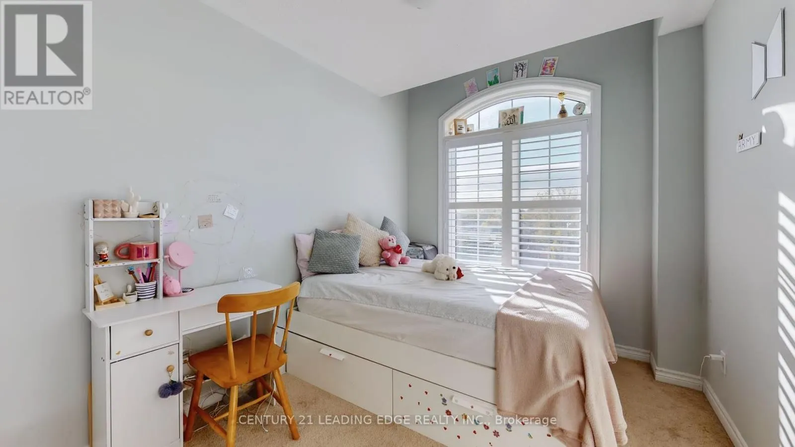 3 ROYAL COLLECTION WAY