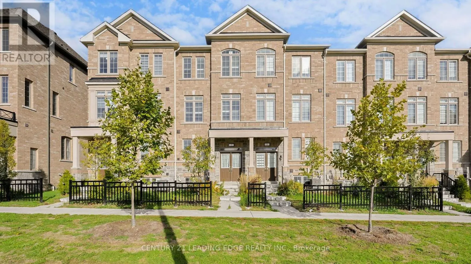 3 ROYAL COLLECTION WAY