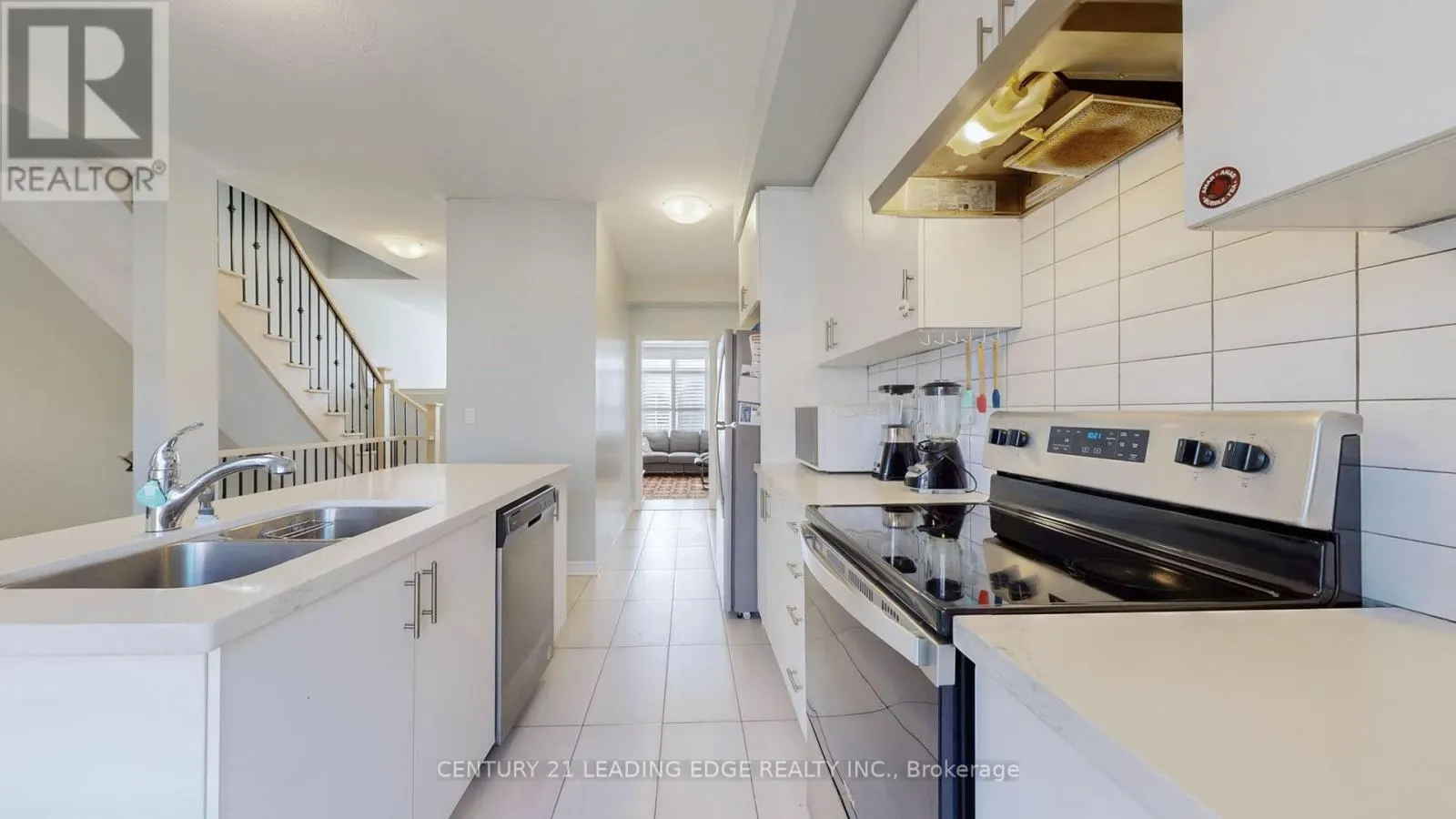 3 ROYAL COLLECTION WAY