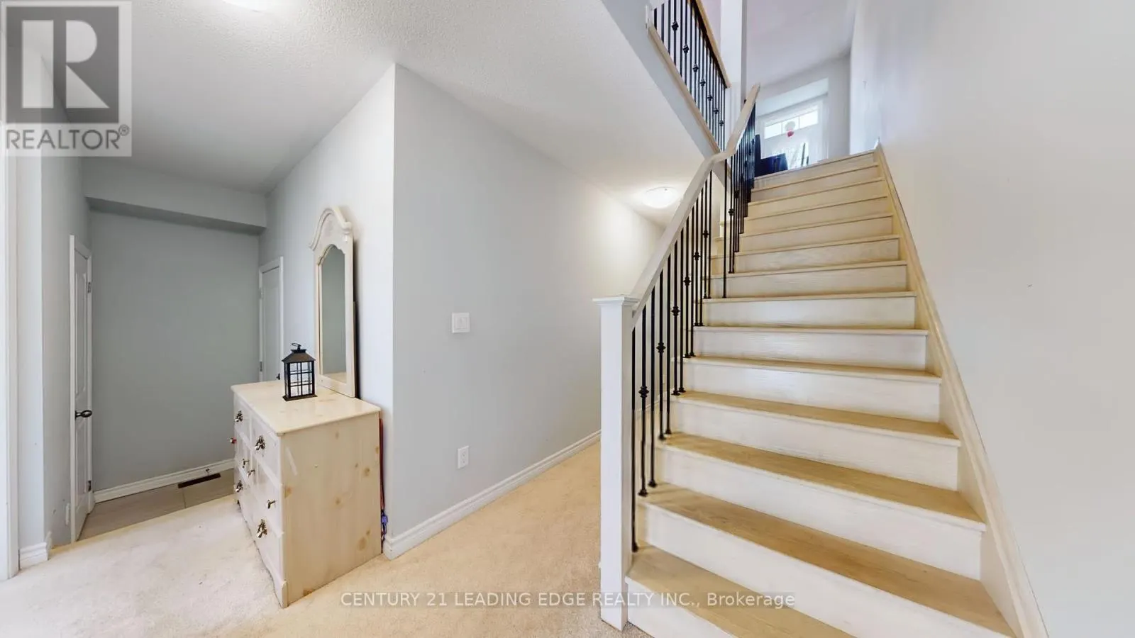 3 ROYAL COLLECTION WAY